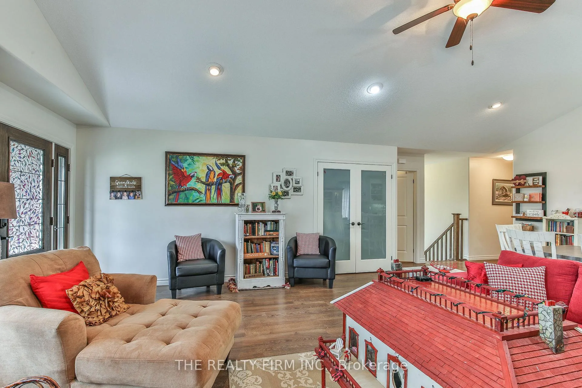 Photo 11 of 2 Ambleside Drive, St. Thomas — HOMEH