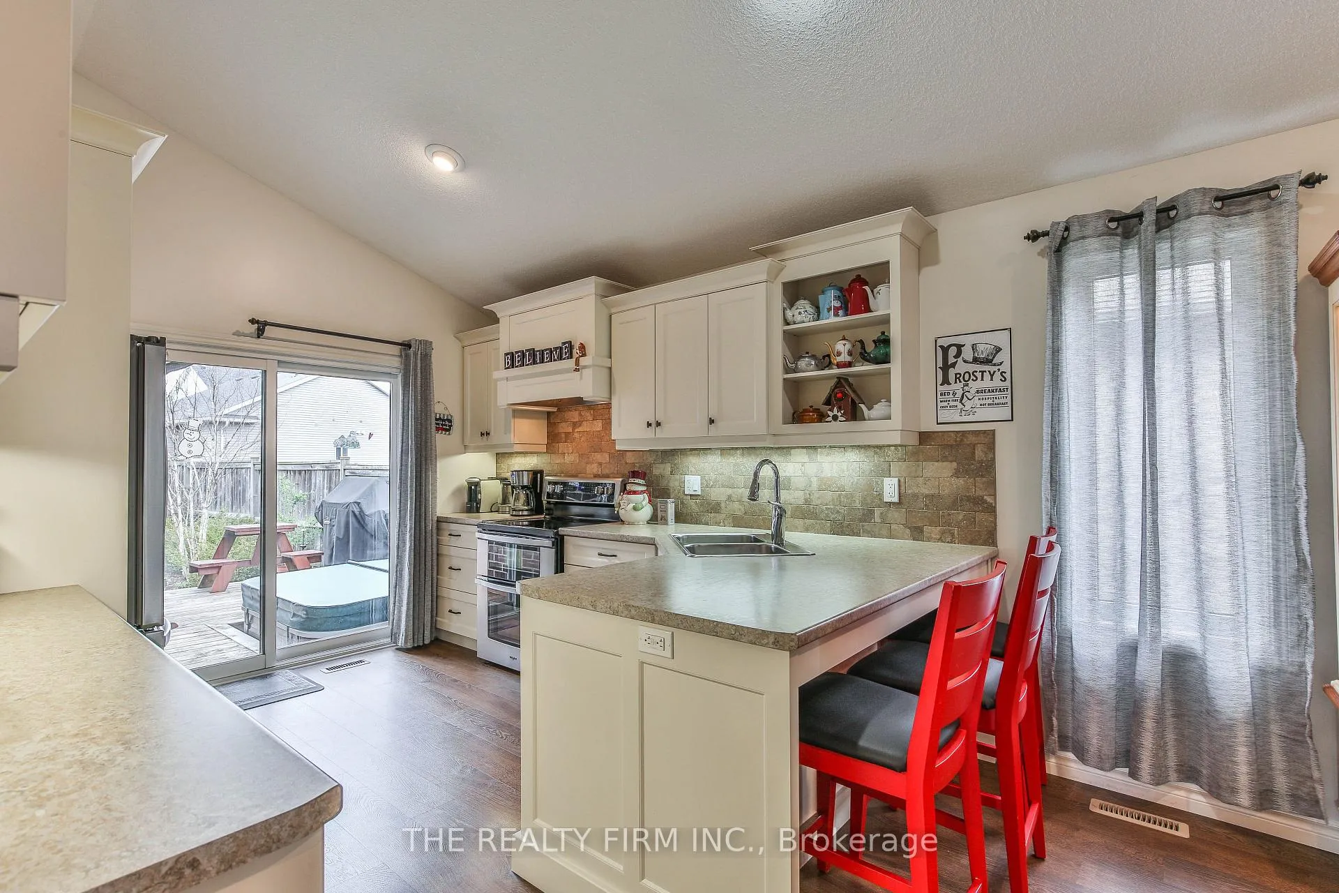 Photo 13 of 2 Ambleside Drive, St. Thomas — HOMEH
