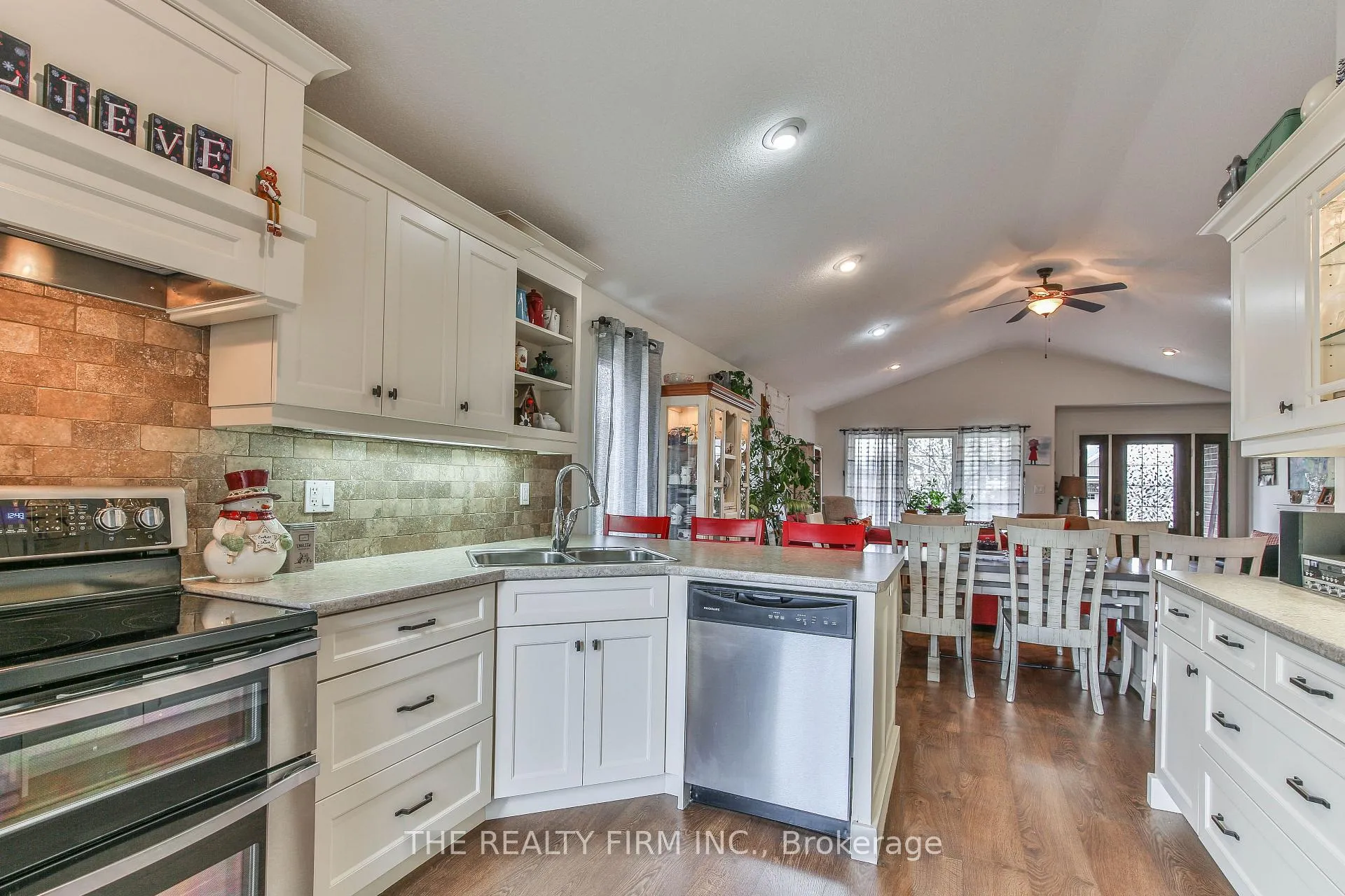 Photo 17 of 2 Ambleside Drive, St. Thomas — HOMEH