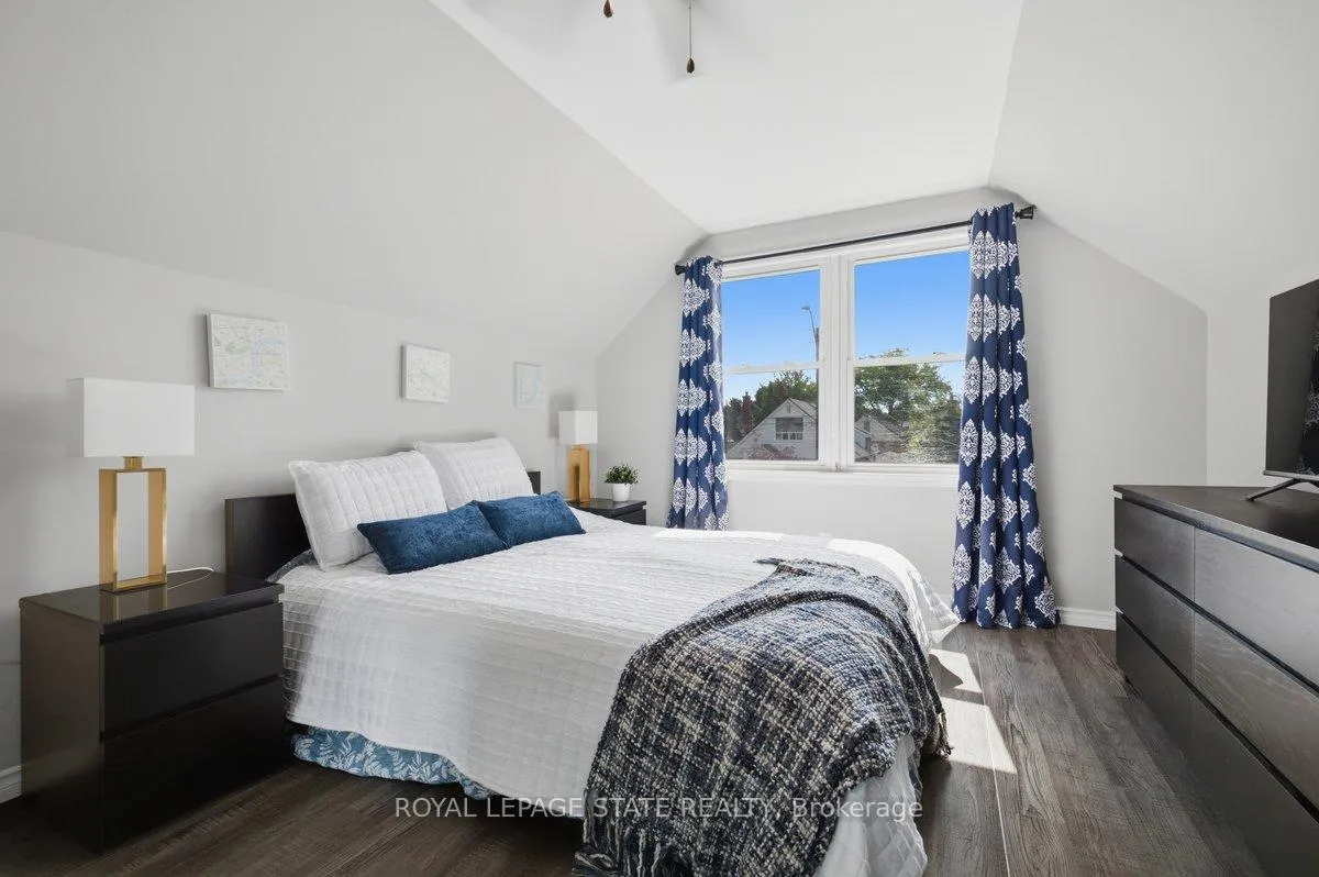 Photo 15 of 216 Summerhill Avenue, Hamilton, Glenview — HOMEH