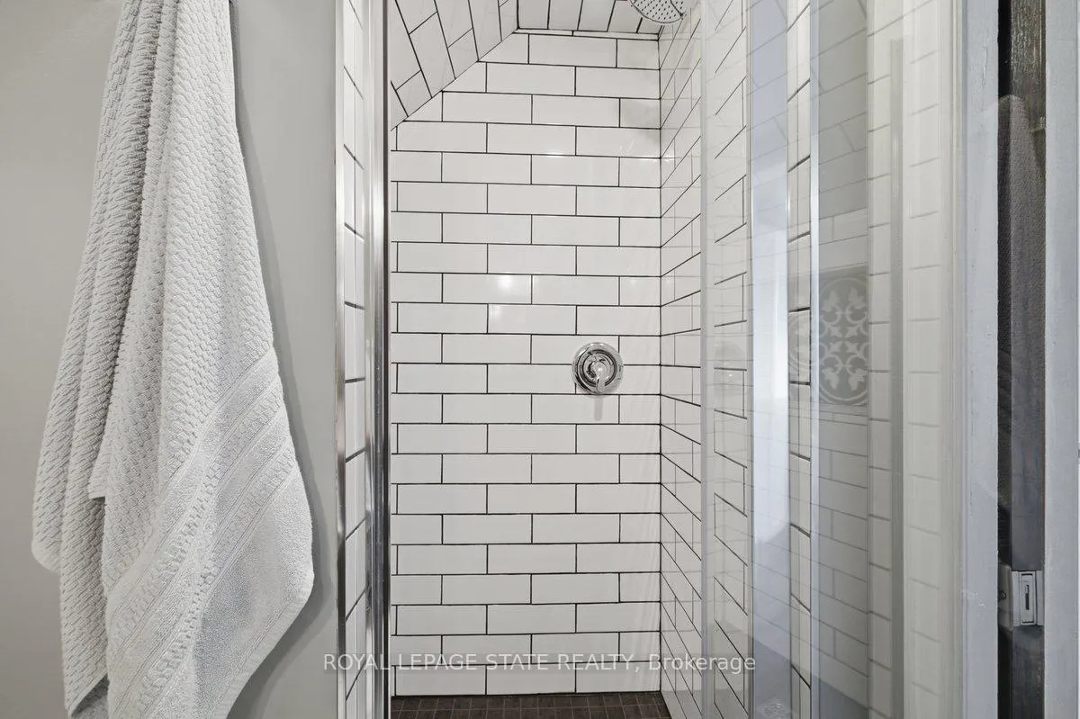 Photo 21 of 216 Summerhill Avenue, Hamilton, Glenview — HOMEH