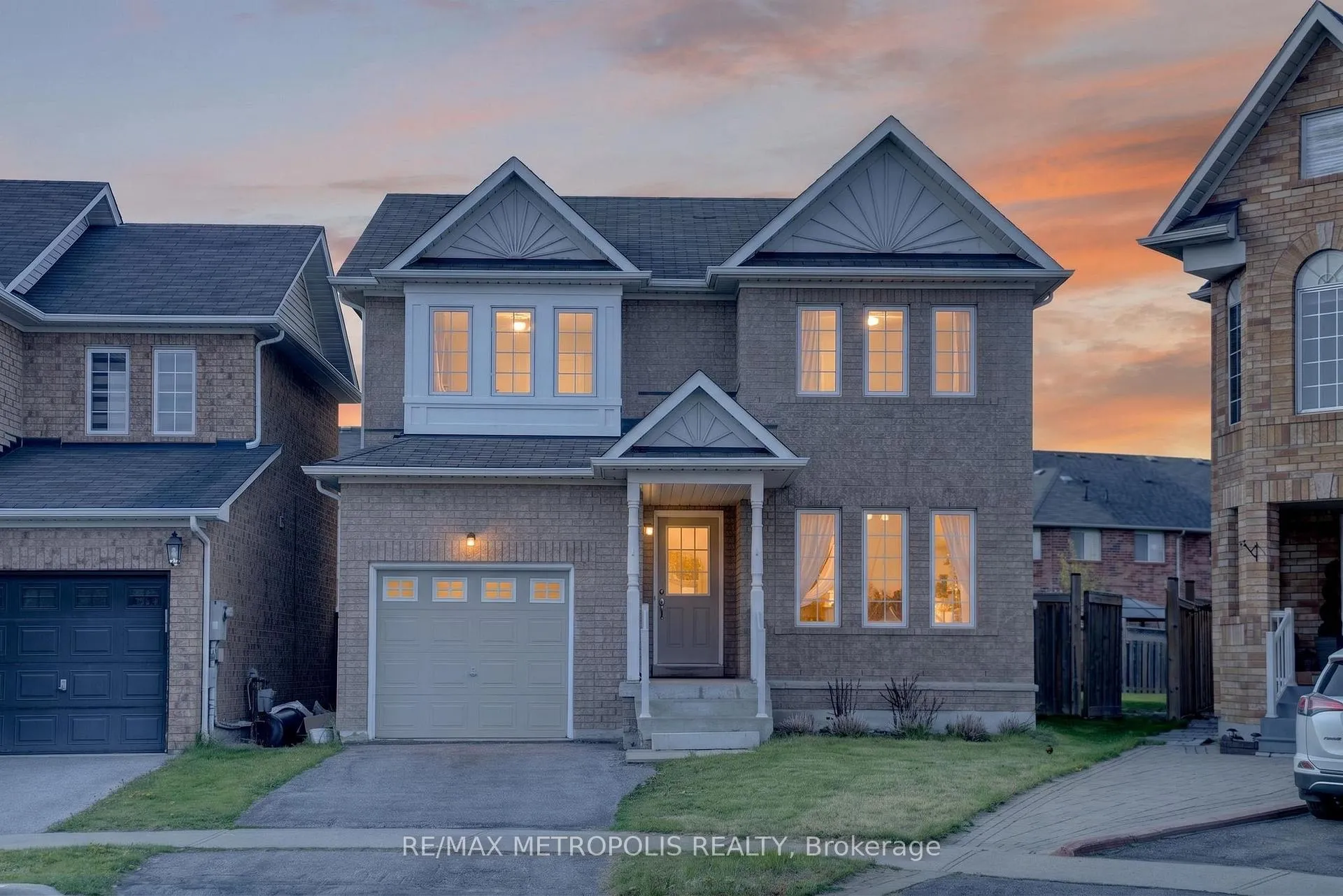 Photo 2 of 83 Greenhalf Drive, Ajax, South East — HOMEH