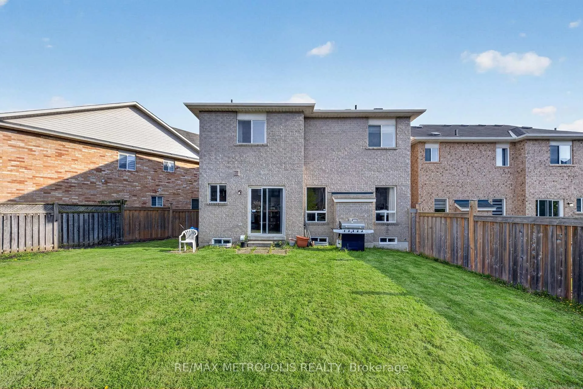 Photo 3 of 83 Greenhalf Drive, Ajax, South East — HOMEH