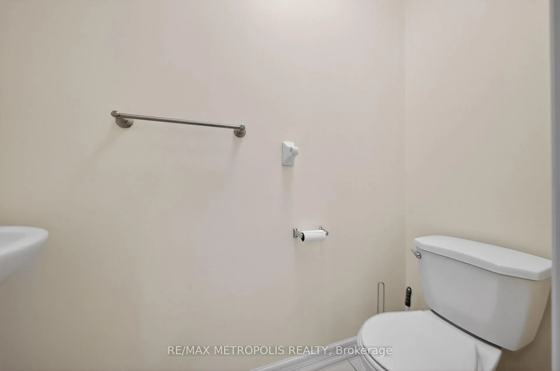 Photo 13 of 83 Greenhalf Drive, Ajax, South East — HOMEH