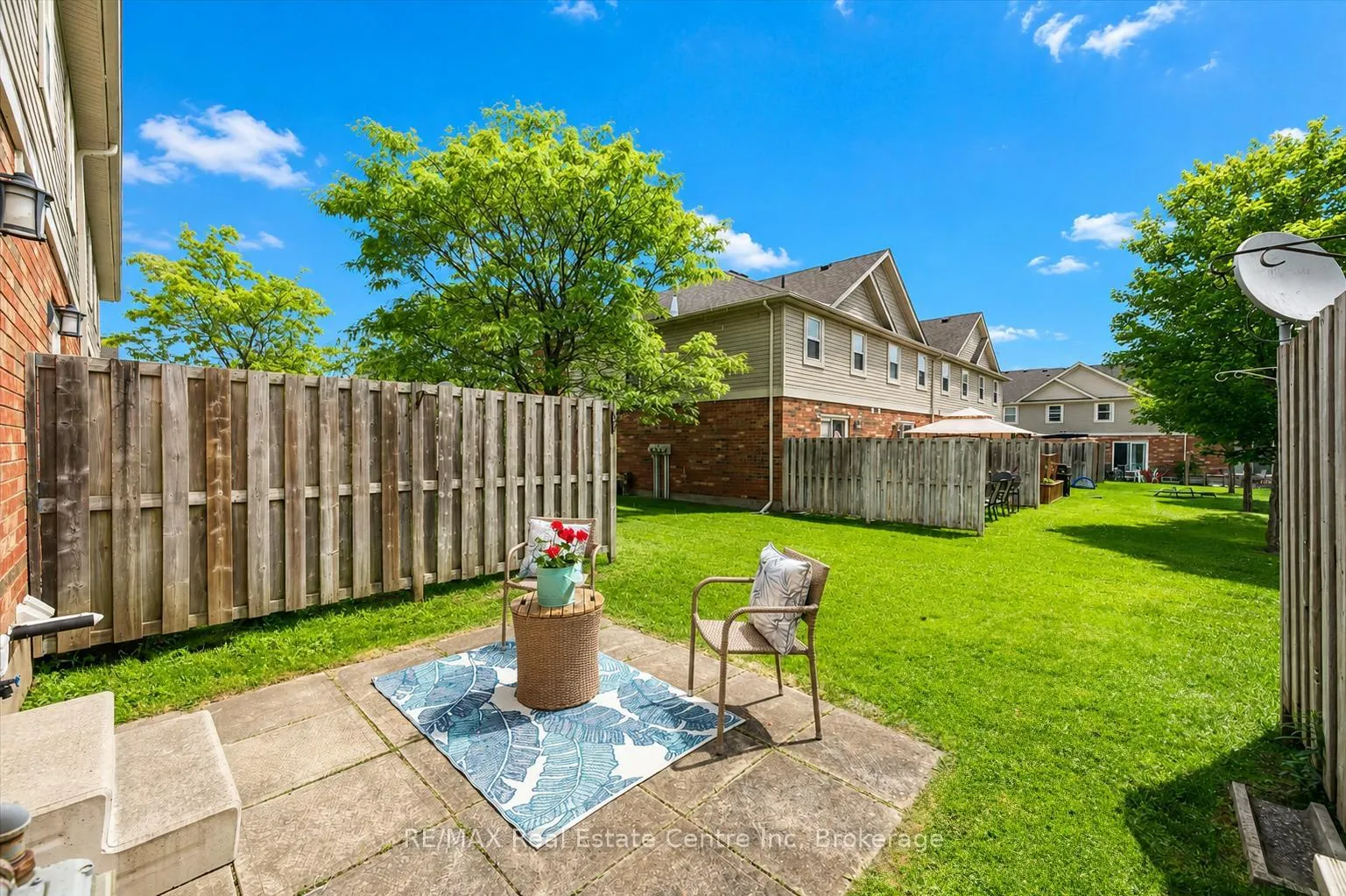 Photo 14 of Unit 44, 124 Gosling Gardens, Guelph, Clairfields/Hanlon Business Park — HOMEH