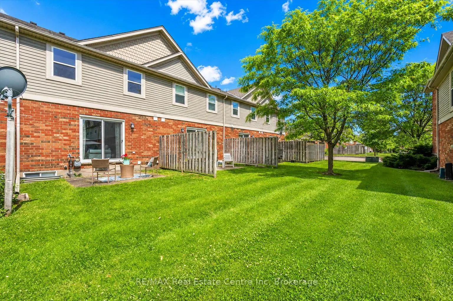 Photo 16 of Unit 44, 124 Gosling Gardens, Guelph, Clairfields/Hanlon Business Park — HOMEH