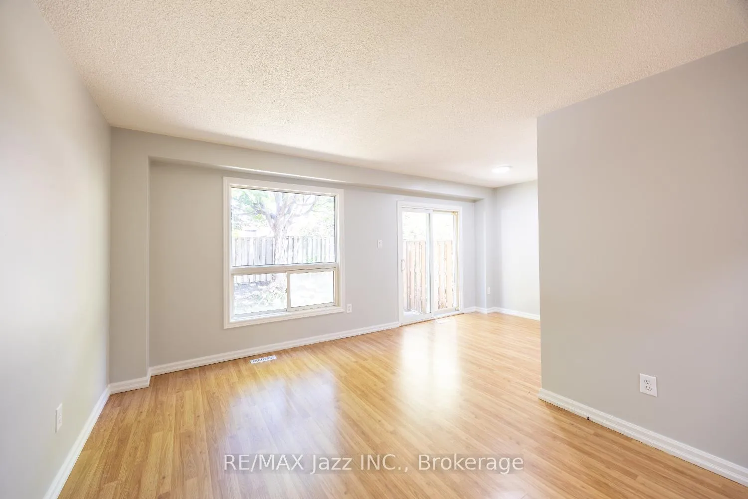 Photo 3 of Unit 14, 10 Bassett Boulevard, Whitby, Pringle Creek — HOMEH