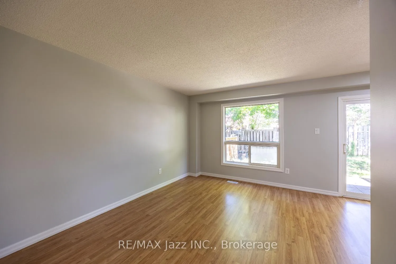 Photo 5 of Unit 14, 10 Bassett Boulevard, Whitby, Pringle Creek — HOMEH