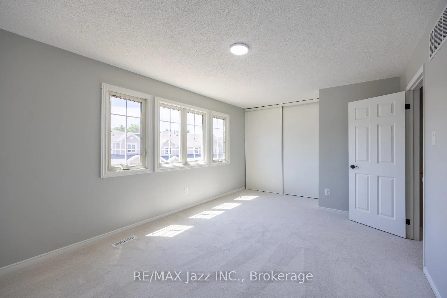 Photo 14 of Unit 14, 10 Bassett Boulevard, Whitby, Pringle Creek — HOMEH