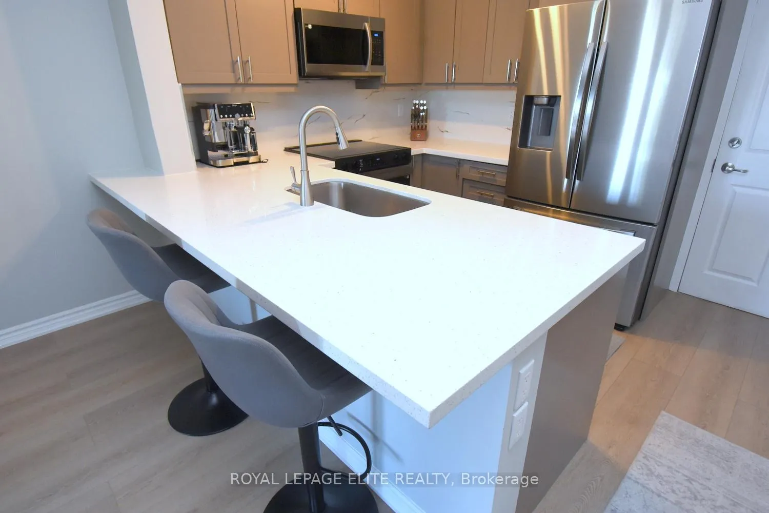 Photo 8 of Unit 303, 1380 Main Street E, Milton, Dempsey — HOMEH