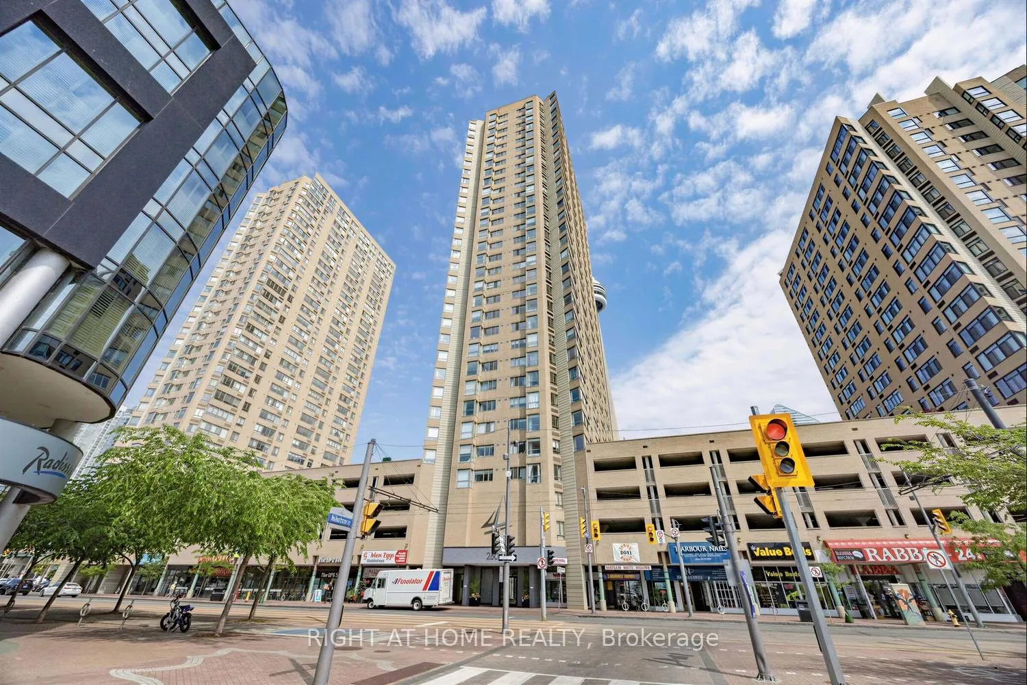 Photo 1 of Unit 1906, 260 Queens Quay W, Toronto, Waterfront Communities — HOMEH