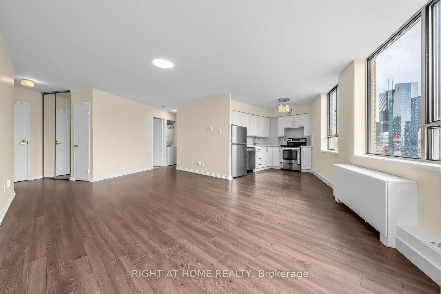 Photo 7 of Unit 1906, 260 Queens Quay W, Toronto, Waterfront Communities — HOMEH