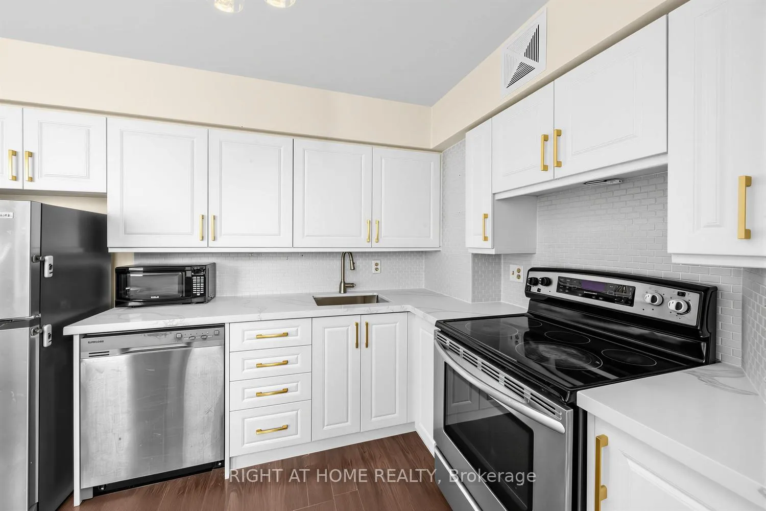 Photo 16 of Unit 1906, 260 Queens Quay W, Toronto, Waterfront Communities — HOMEH