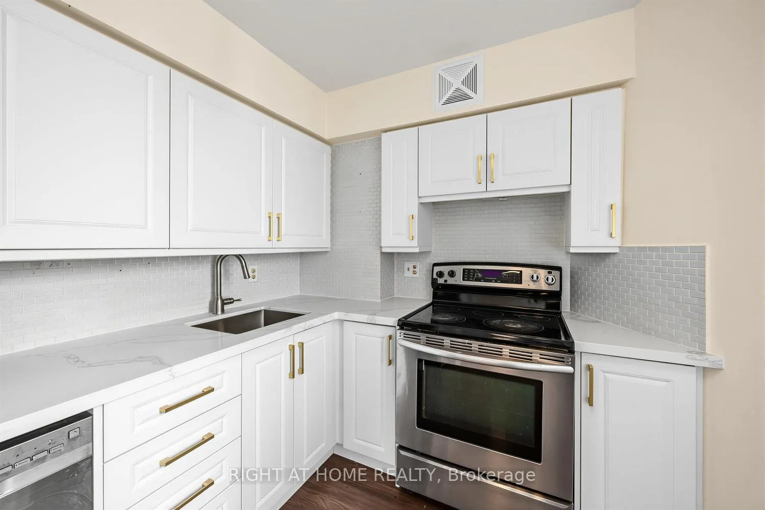 Photo 17 of Unit 1906, 260 Queens Quay W, Toronto, Waterfront Communities — HOMEH