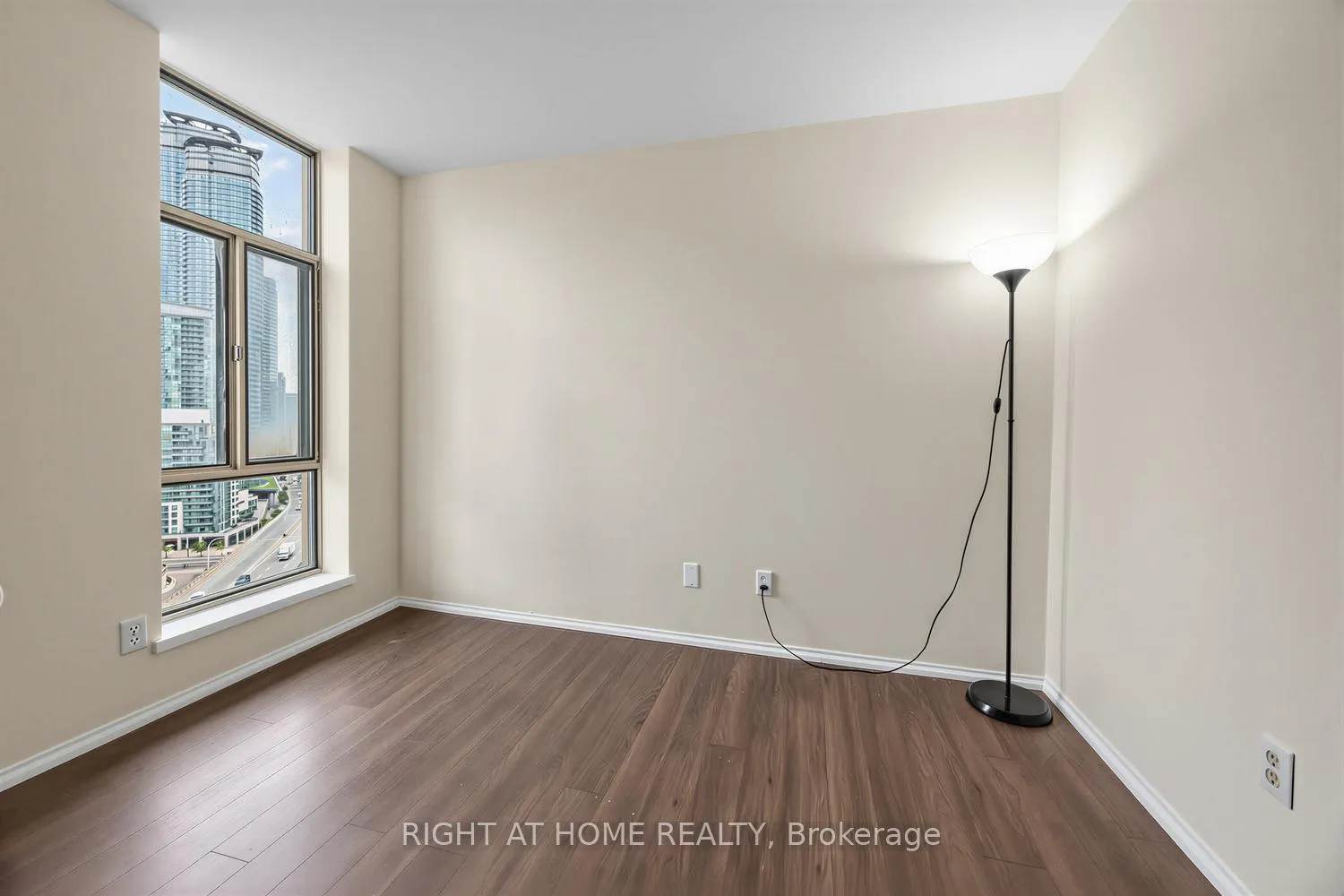 Photo 18 of Unit 1906, 260 Queens Quay W, Toronto, Waterfront Communities — HOMEH