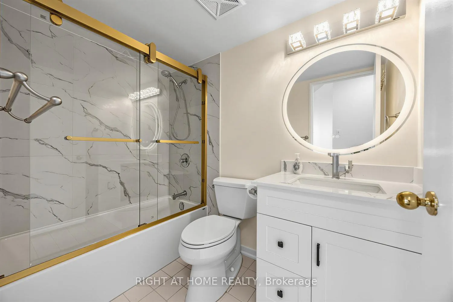Photo 27 of Unit 1906, 260 Queens Quay W, Toronto, Waterfront Communities — HOMEH