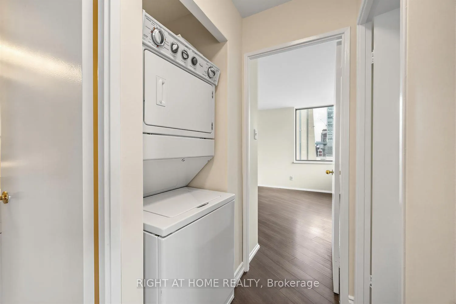 Photo 29 of Unit 1906, 260 Queens Quay W, Toronto, Waterfront Communities — HOMEH