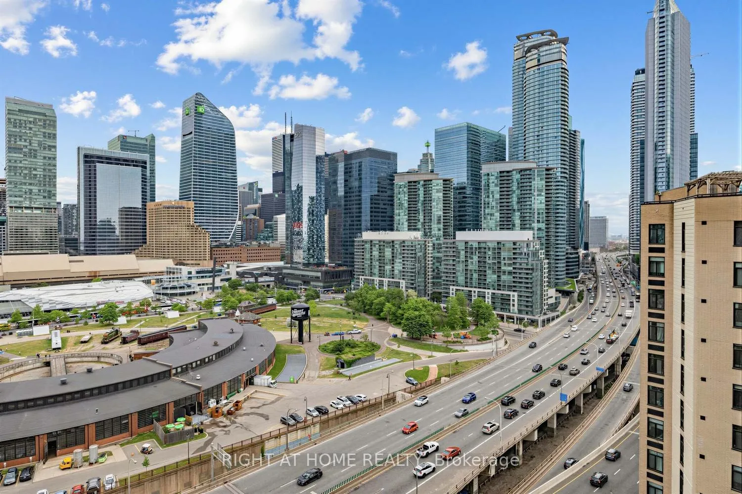 Photo 31 of Unit 1906, 260 Queens Quay W, Toronto, Waterfront Communities — HOMEH