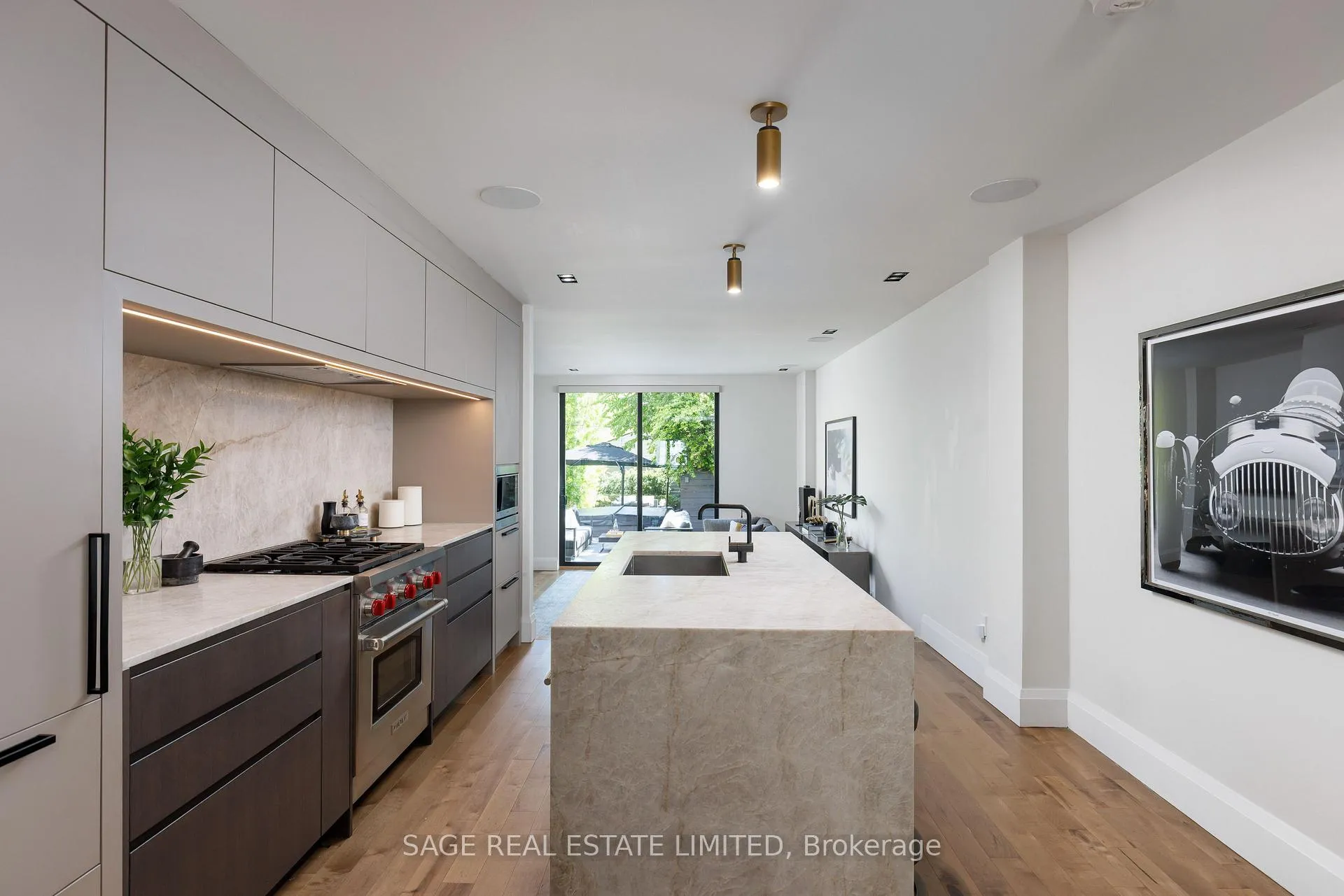 Photo 9 of 979 Broadview Avenue, Toronto, Broadview North — HOMEH