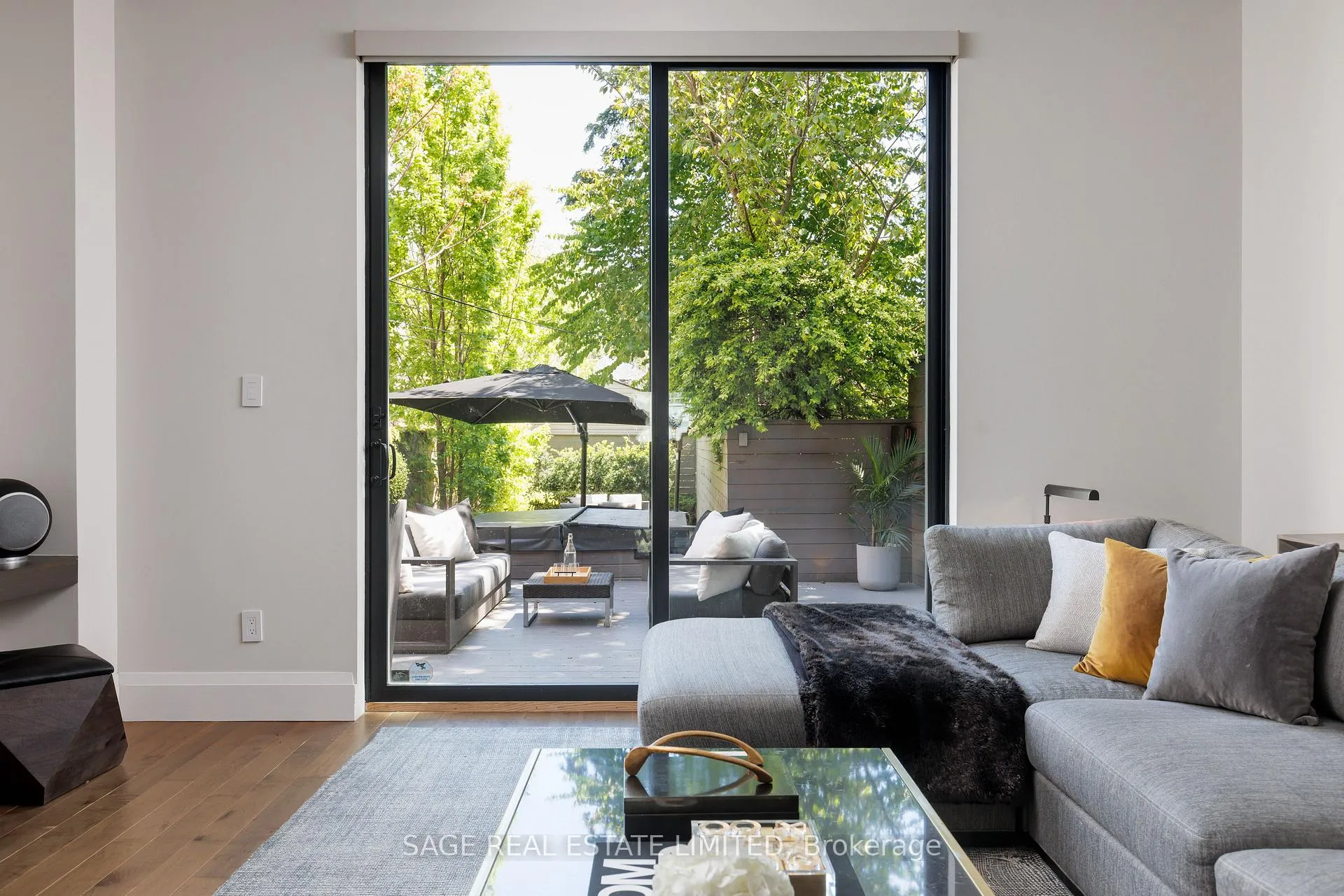 Photo 16 of 979 Broadview Avenue, Toronto, Broadview North — HOMEH