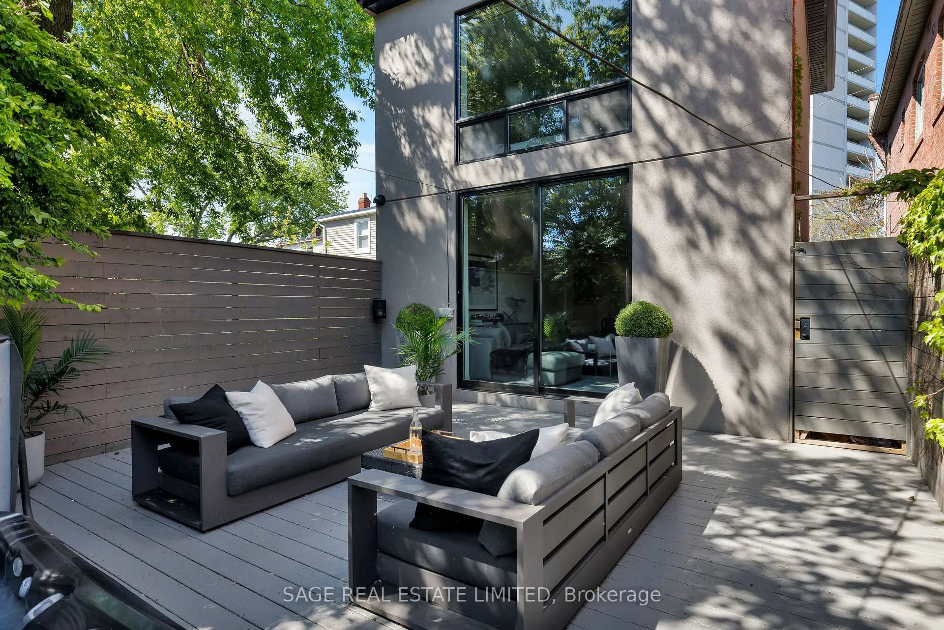 Photo 24 of 979 Broadview Avenue, Toronto, Broadview North — HOMEH