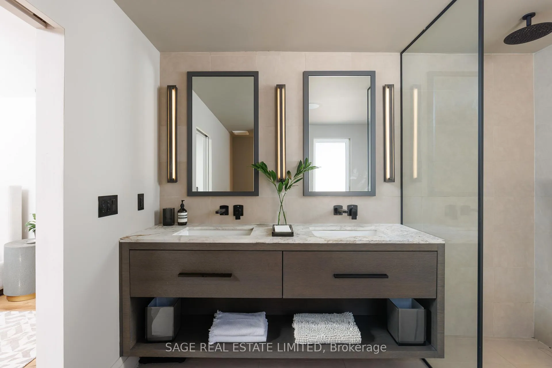 Photo 35 of 979 Broadview Avenue, Toronto, Broadview North — HOMEH