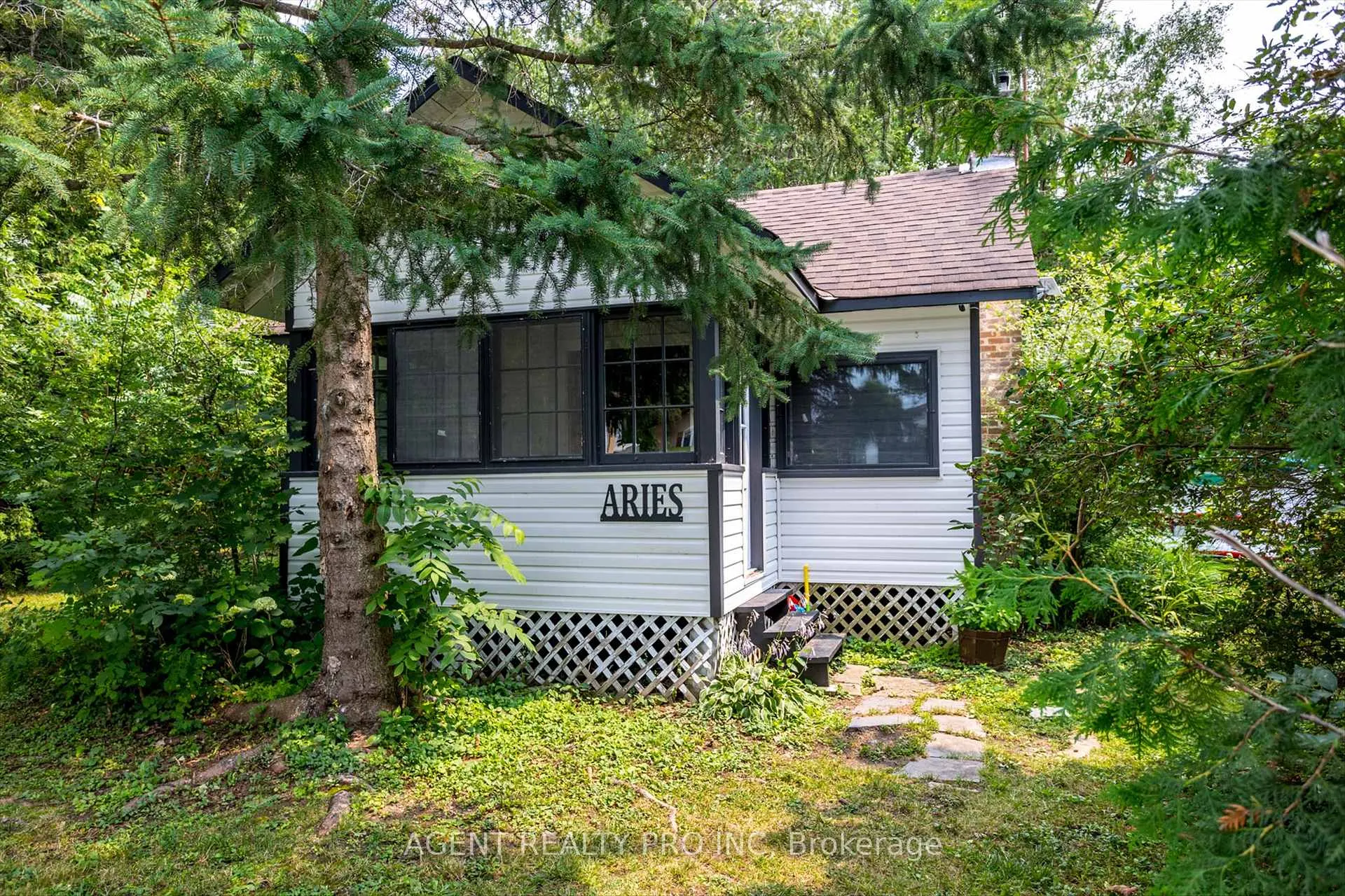 Photo 9 of 21 Oriole Road, Kawartha Lakes, Fenelon Falls — HOMEH