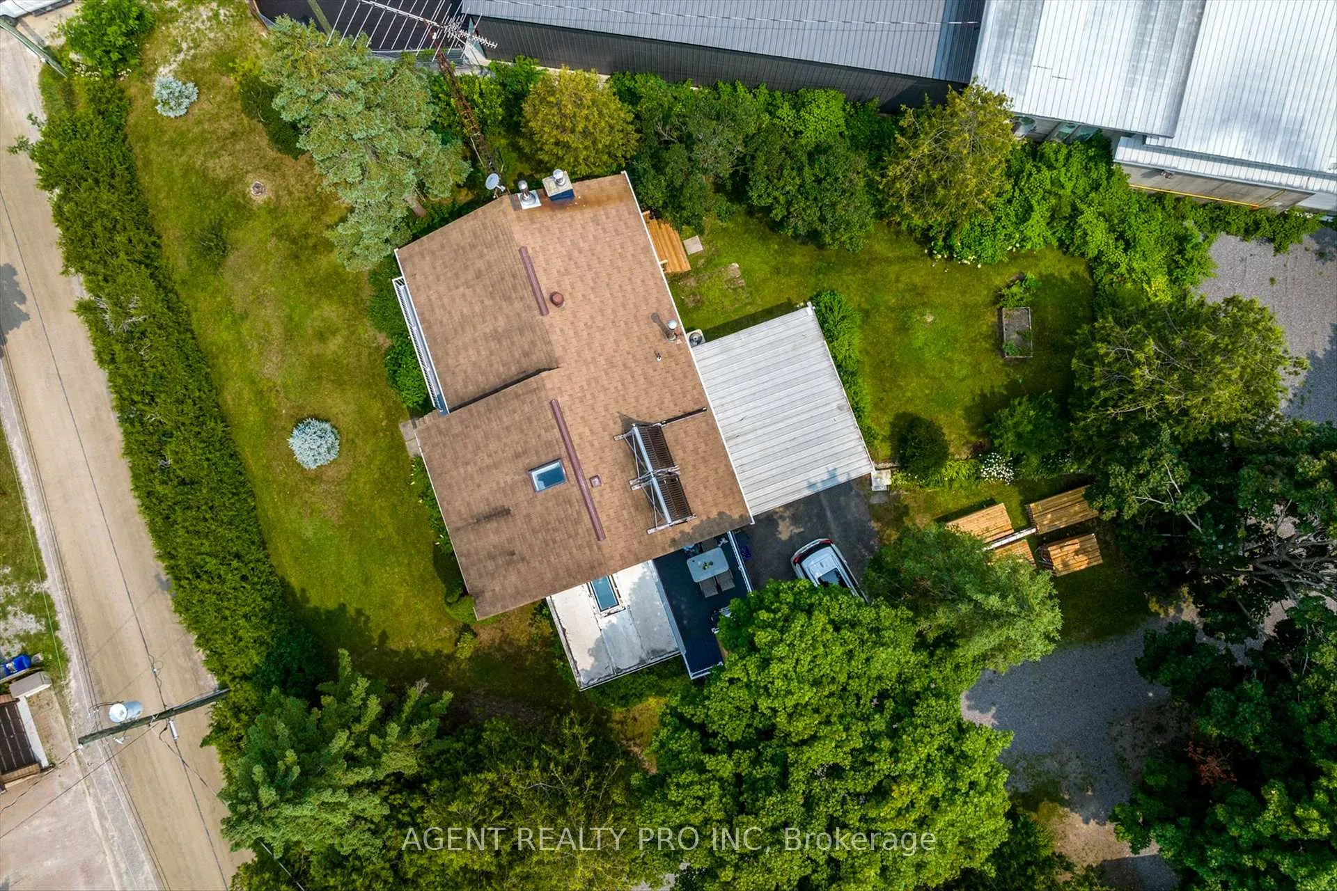 Photo 14 of 21 Oriole Road, Kawartha Lakes, Fenelon Falls — HOMEH