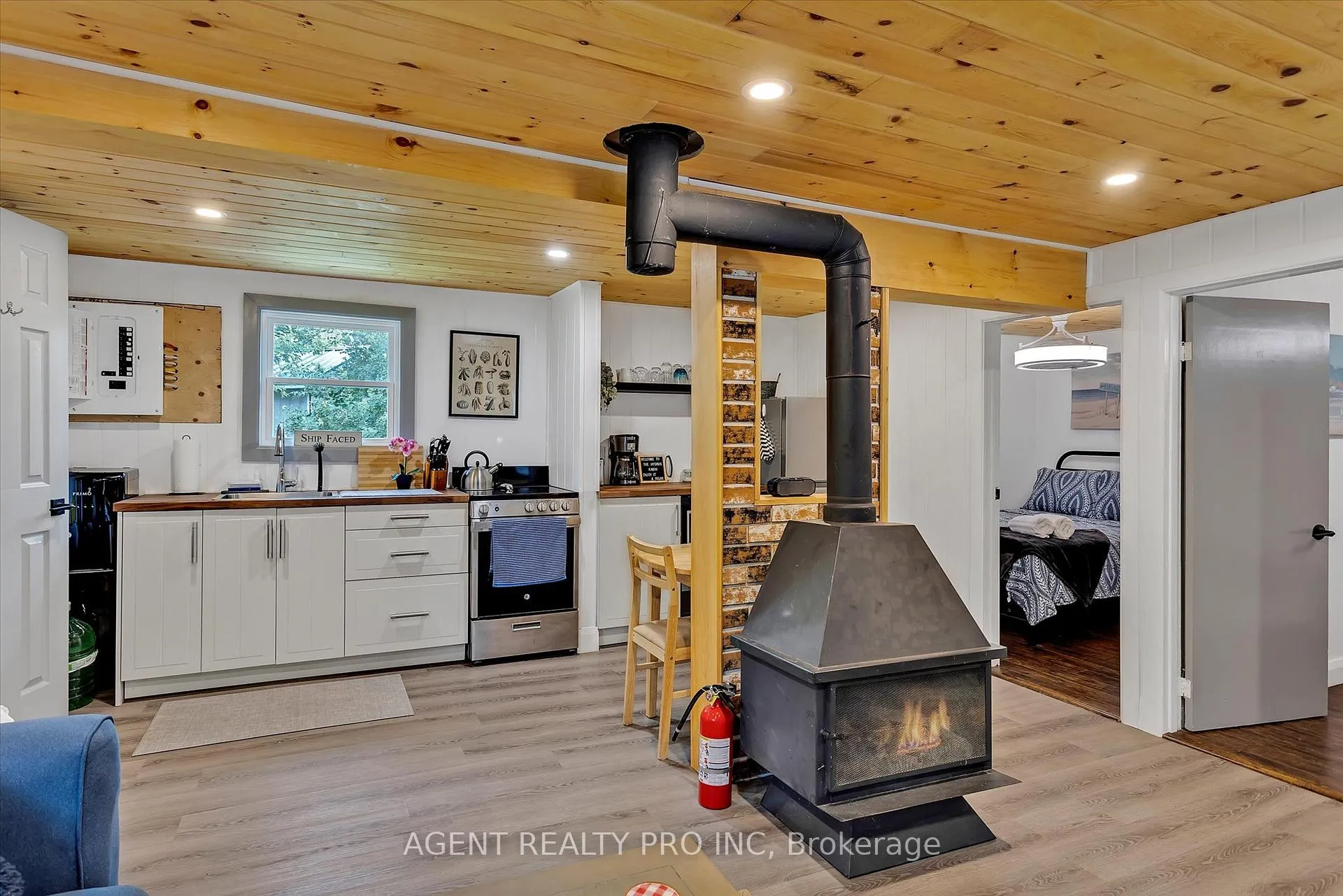 Photo 47 of 21 Oriole Road, Kawartha Lakes, Fenelon Falls — HOMEH