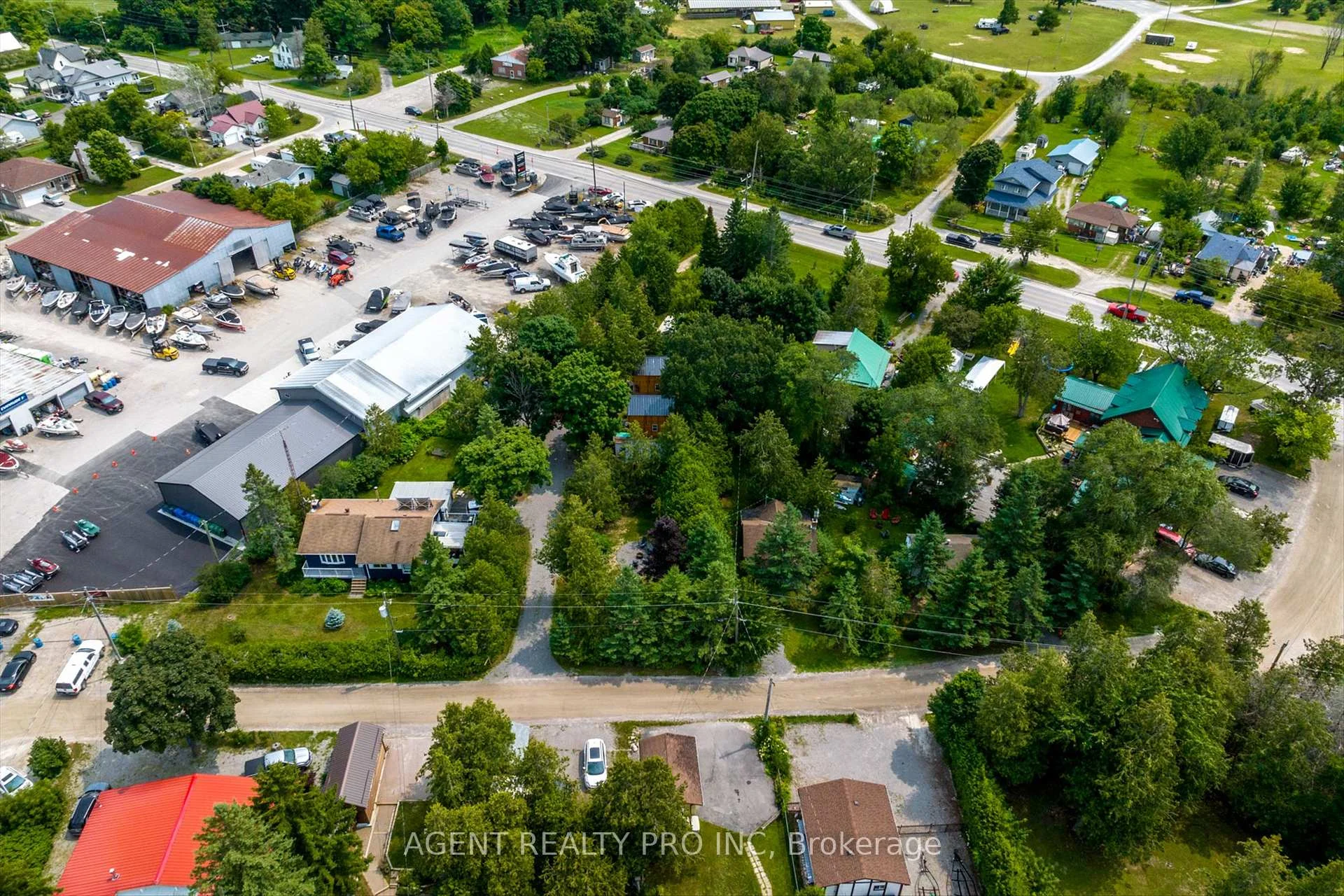Photo 13 of 21 Oriole Road, Kawartha Lakes, Fenelon Falls — HOMEH