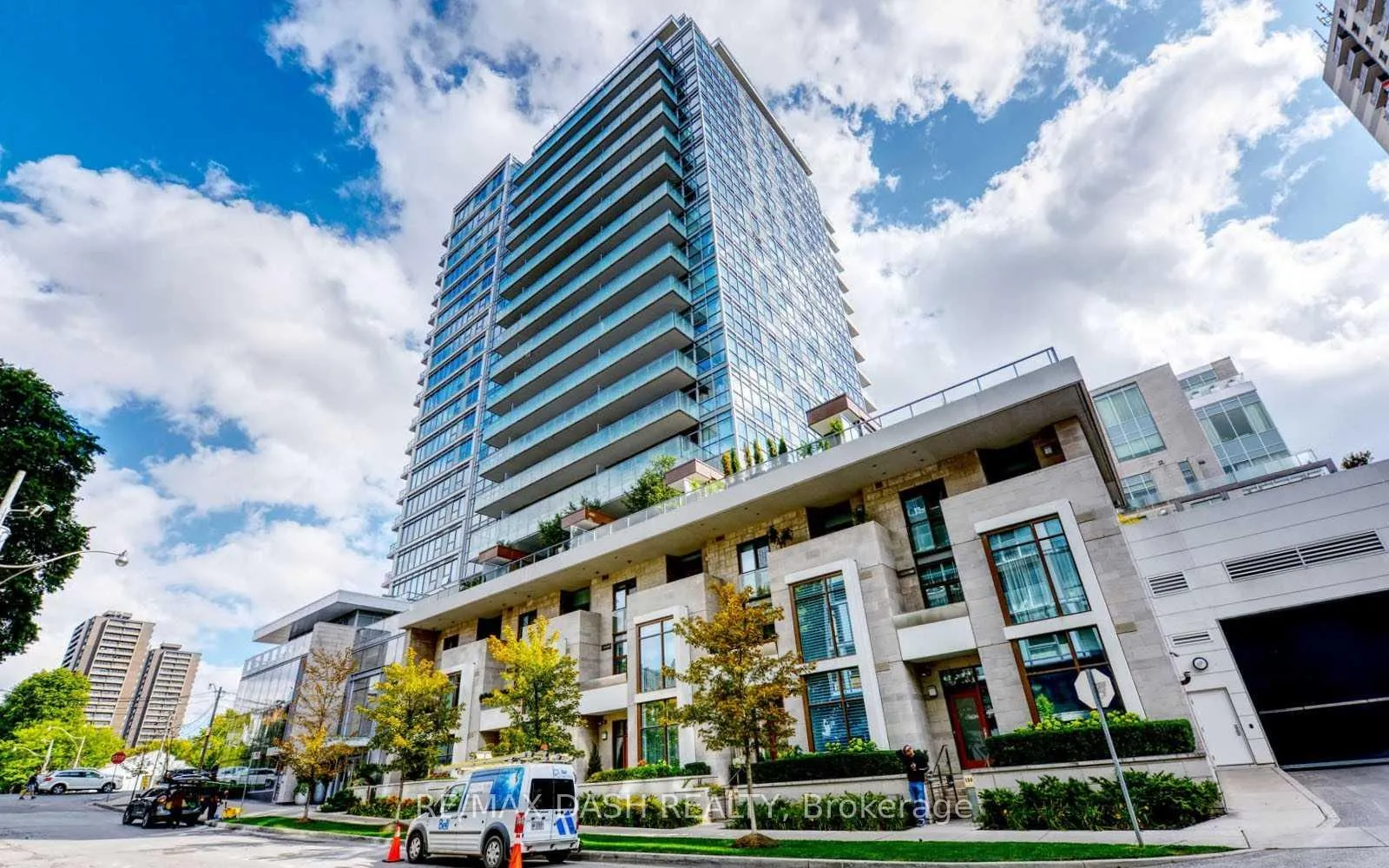 Photo 4 of Unit 1404, 170 Avenue Road, Toronto, The Annex — HOMEH