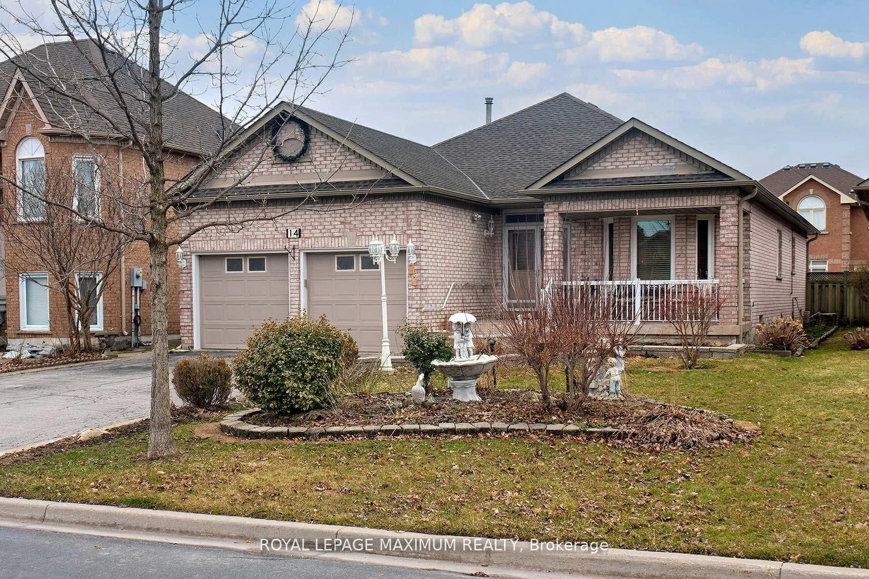 Photo 2 of 14 Mustang Road, Vaughan, Maple — HOMEH