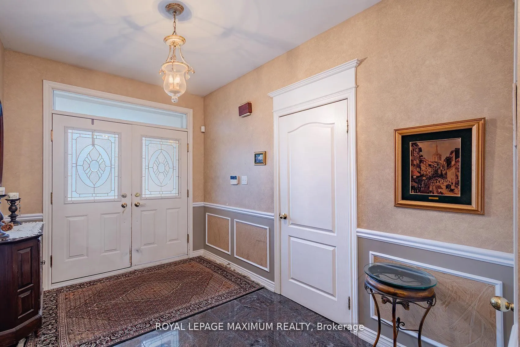 Photo 3 of 14 Mustang Road, Vaughan, Maple — HOMEH