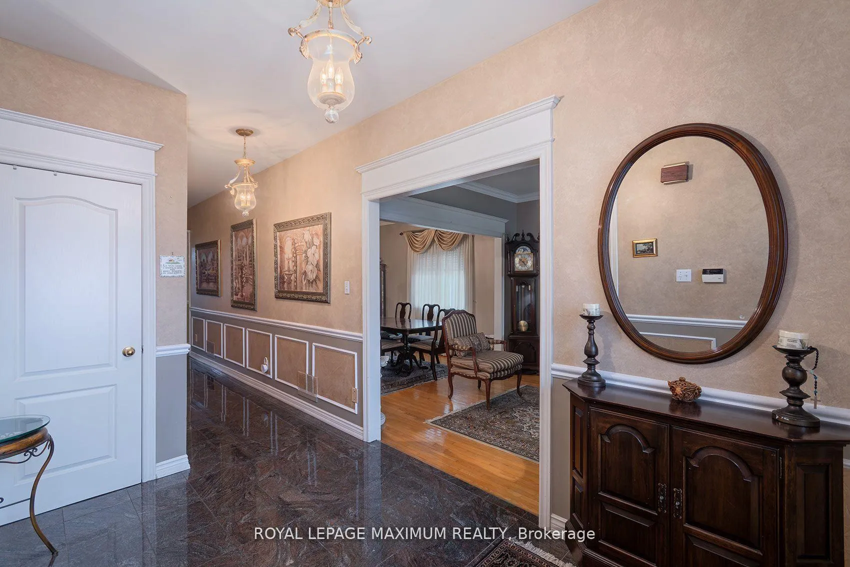 Photo 4 of 14 Mustang Road, Vaughan, Maple — HOMEH