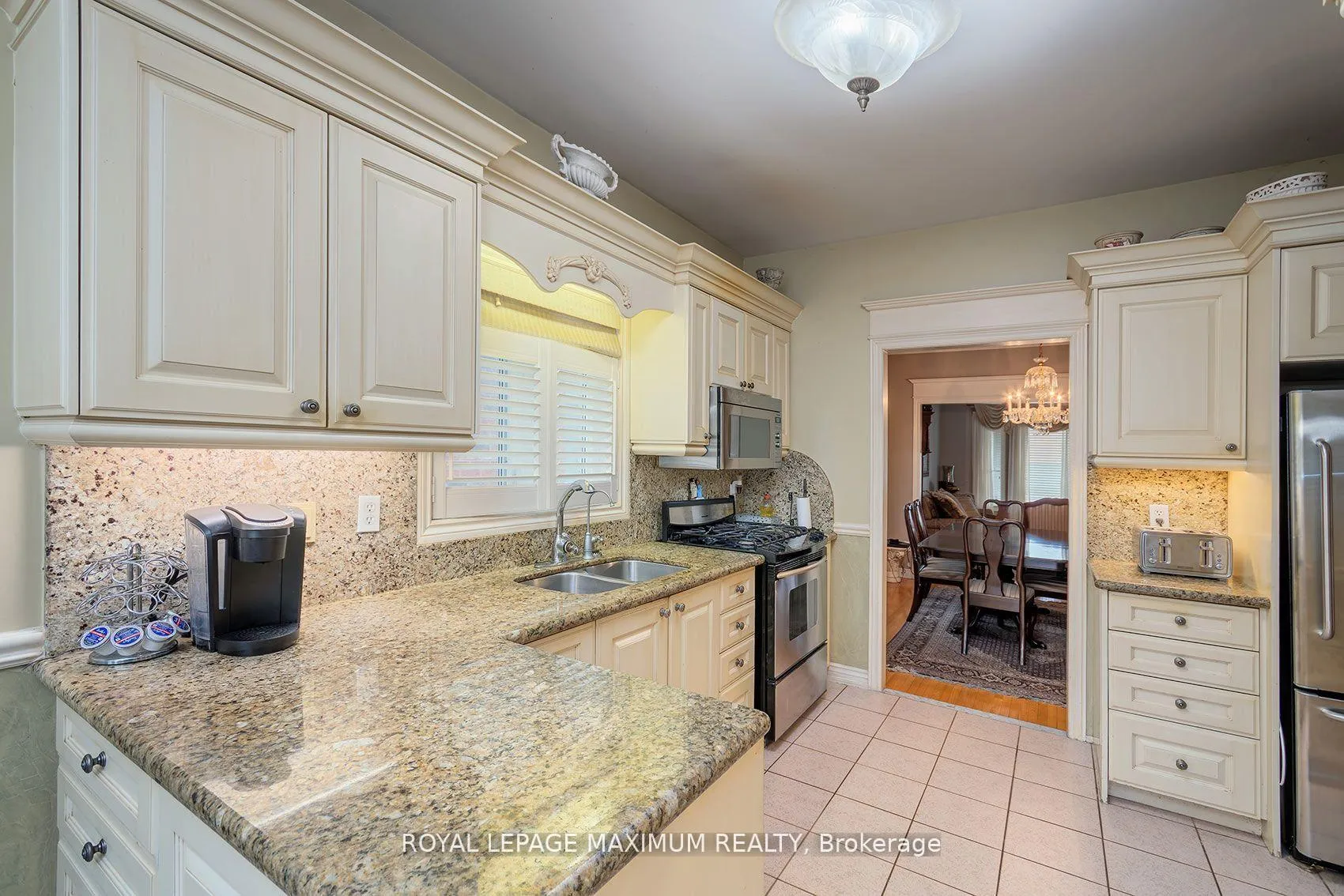 Photo 8 of 14 Mustang Road, Vaughan, Maple — HOMEH
