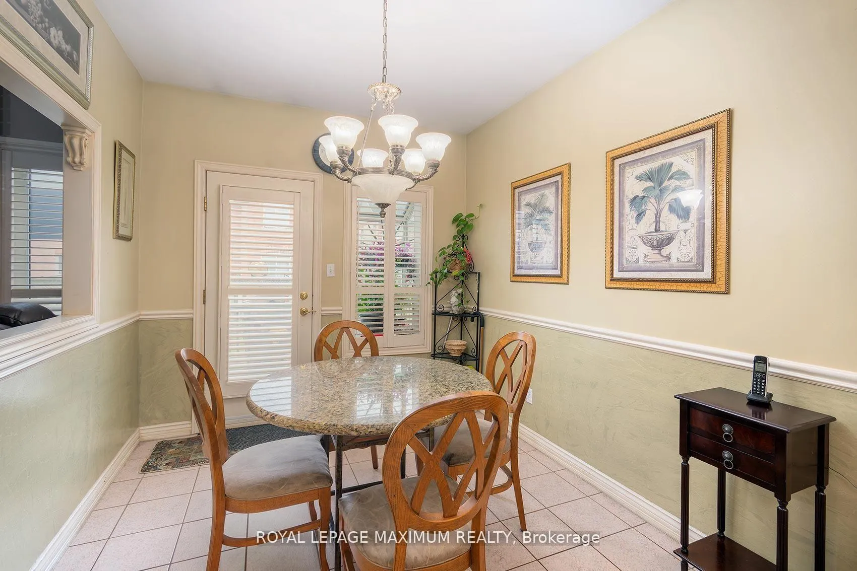 Photo 9 of 14 Mustang Road, Vaughan, Maple — HOMEH