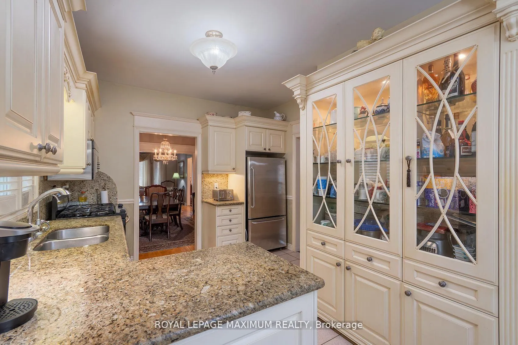 Photo 10 of 14 Mustang Road, Vaughan, Maple — HOMEH