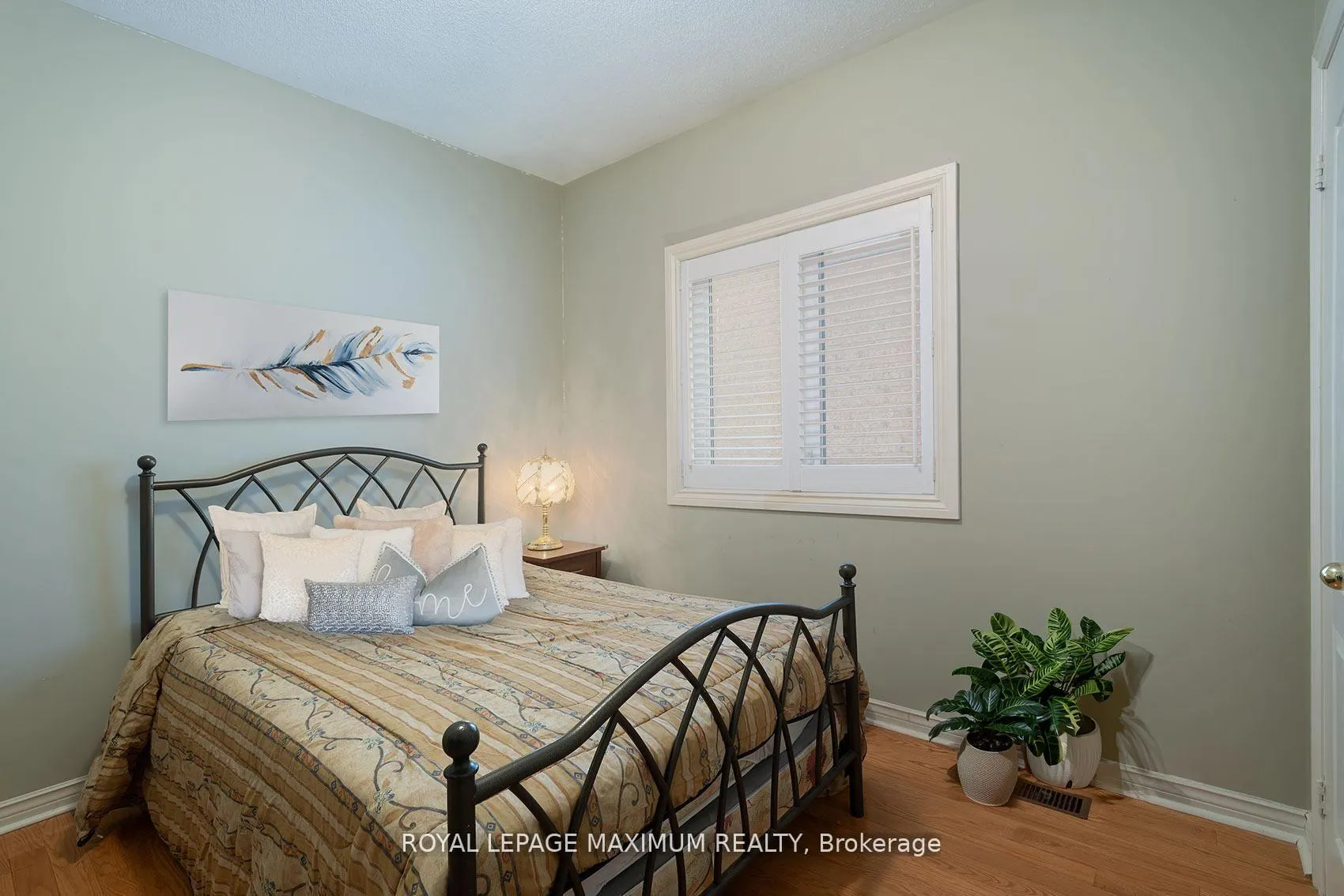 Photo 20 of 14 Mustang Road, Vaughan, Maple — HOMEH