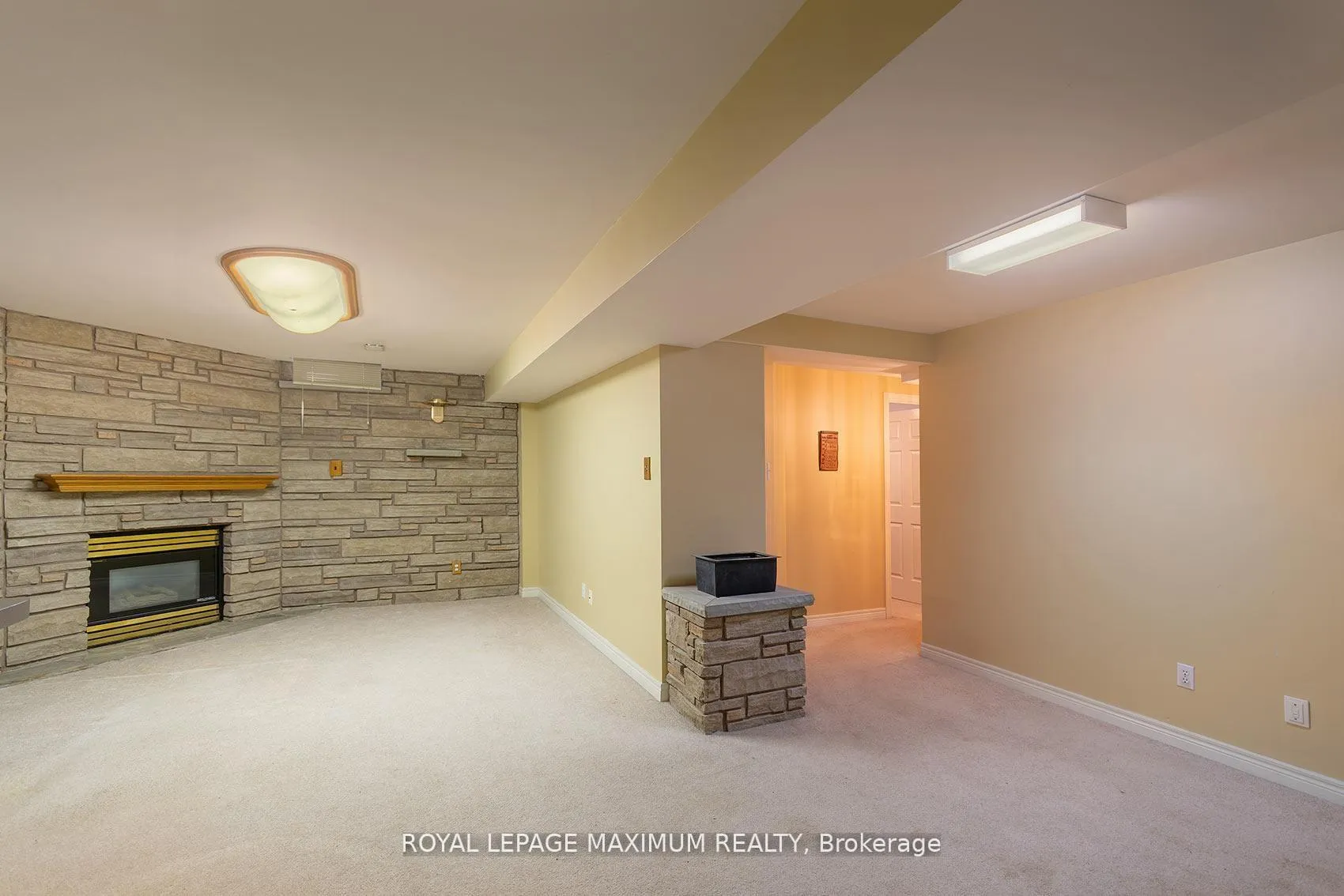 Photo 29 of 14 Mustang Road, Vaughan, Maple — HOMEH