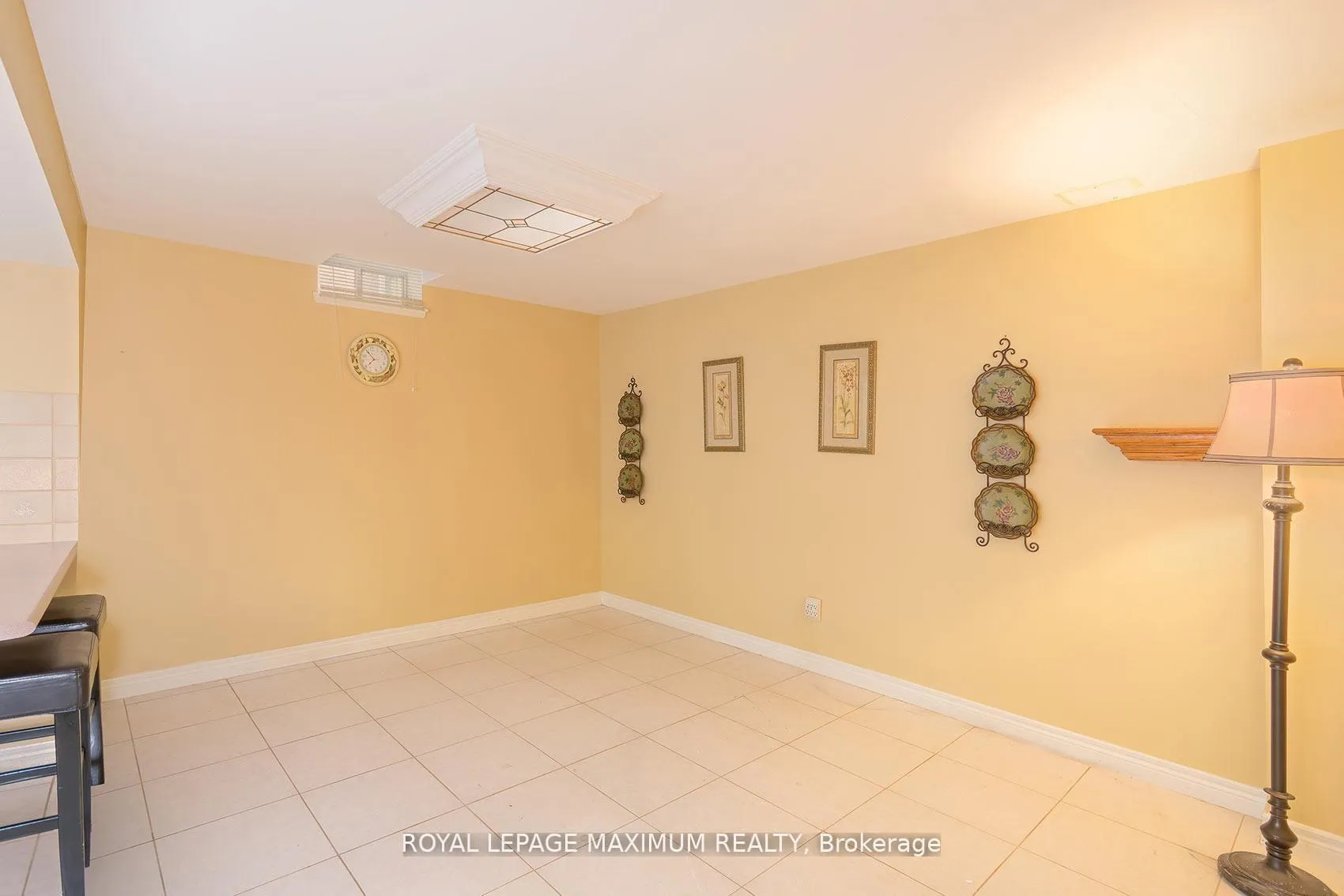Photo 32 of 14 Mustang Road, Vaughan, Maple — HOMEH