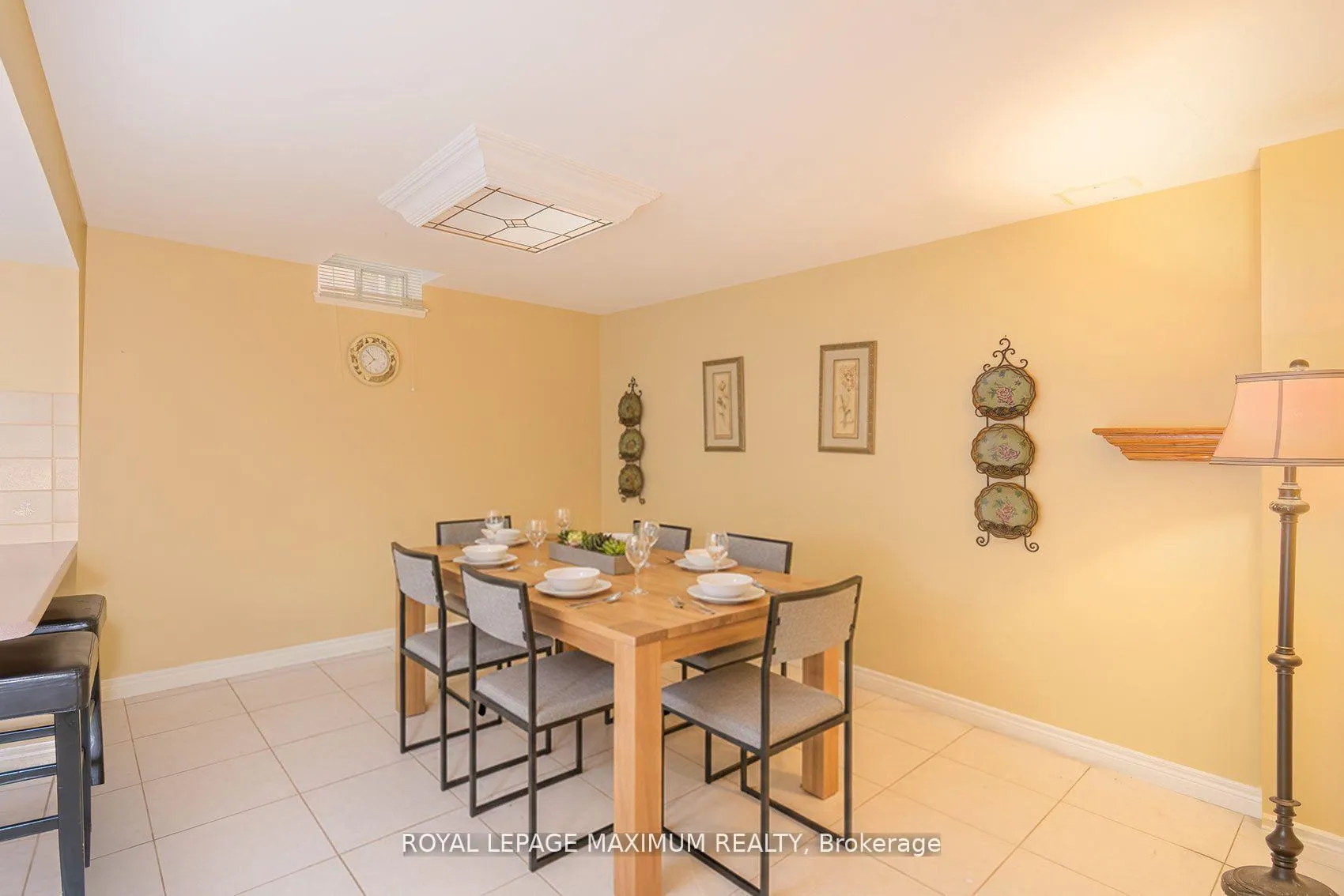 Photo 33 of 14 Mustang Road, Vaughan, Maple — HOMEH