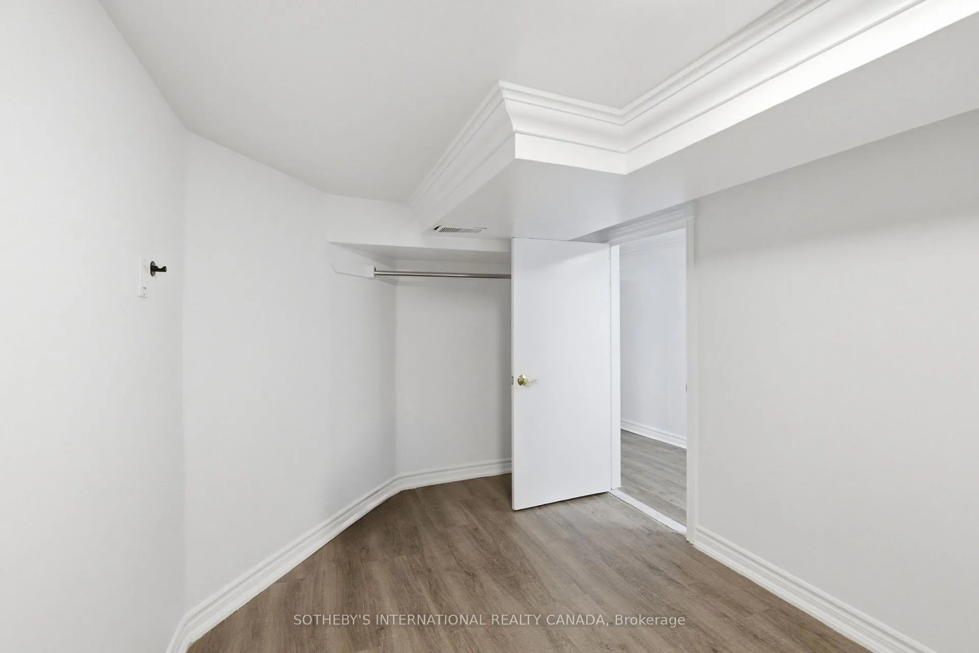 Photo 7 of Unit Bsmt, 284 Euclid Avenue, Toronto, Trinity-Bellwoods — HOMEH