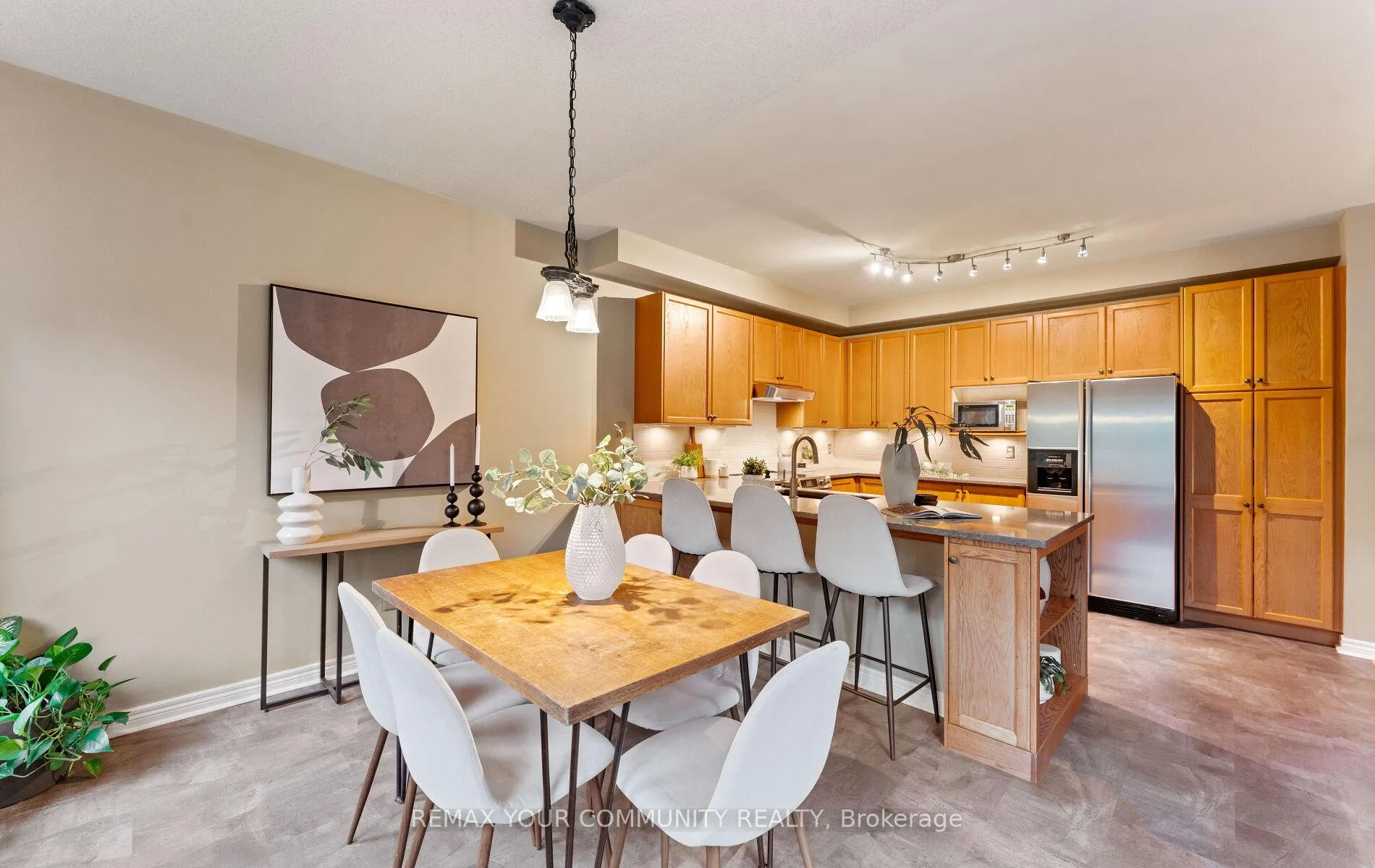 Photo 15 of 39 Raintree Crescent, Richmond Hill, Oak Ridges — HOMEH