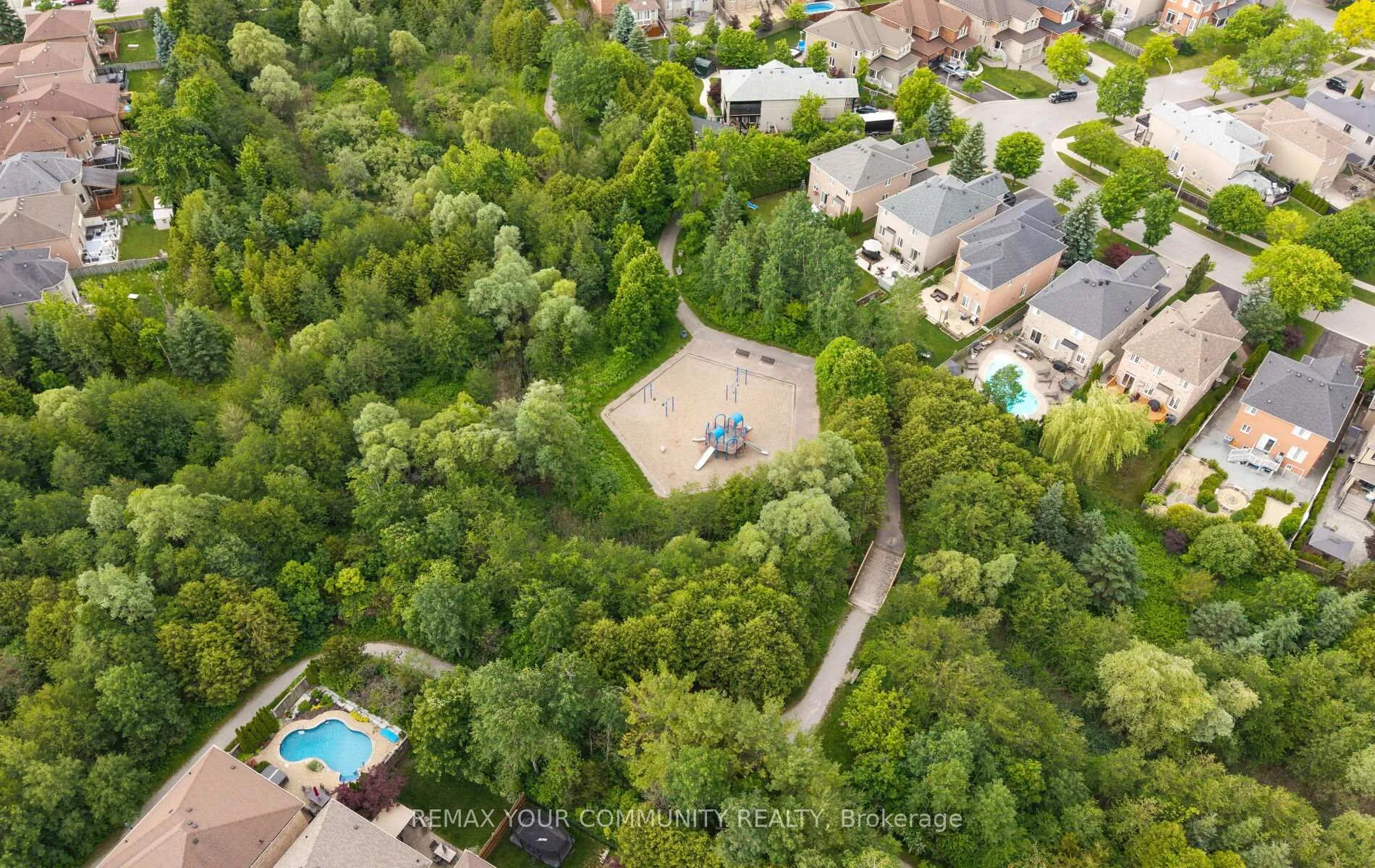 Photo 45 of 39 Raintree Crescent, Richmond Hill, Oak Ridges — HOMEH