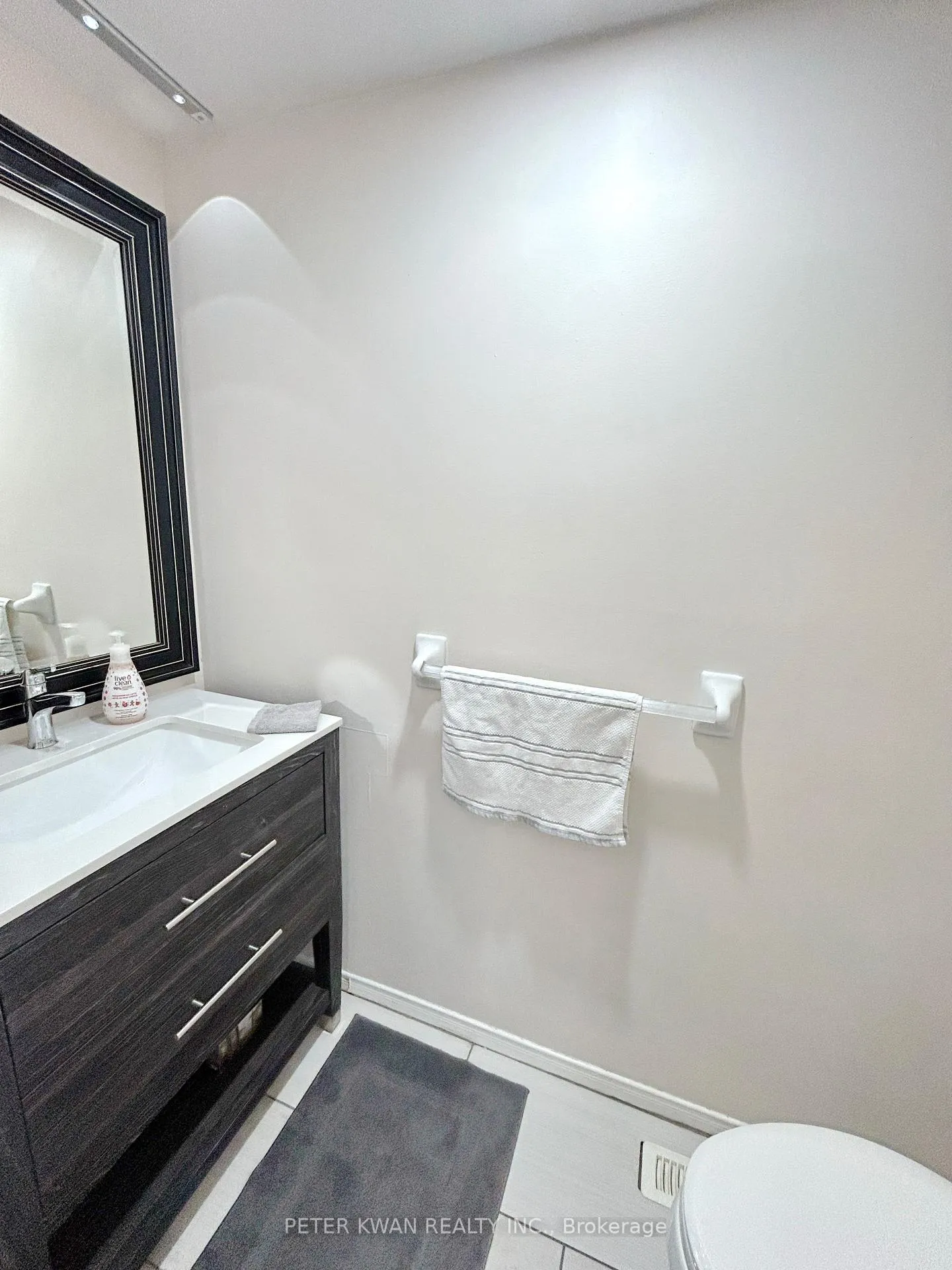 Photo 11 of Unit 21, 120 D'ambrosio Drive, Barrie, Painswick North — HOMEH