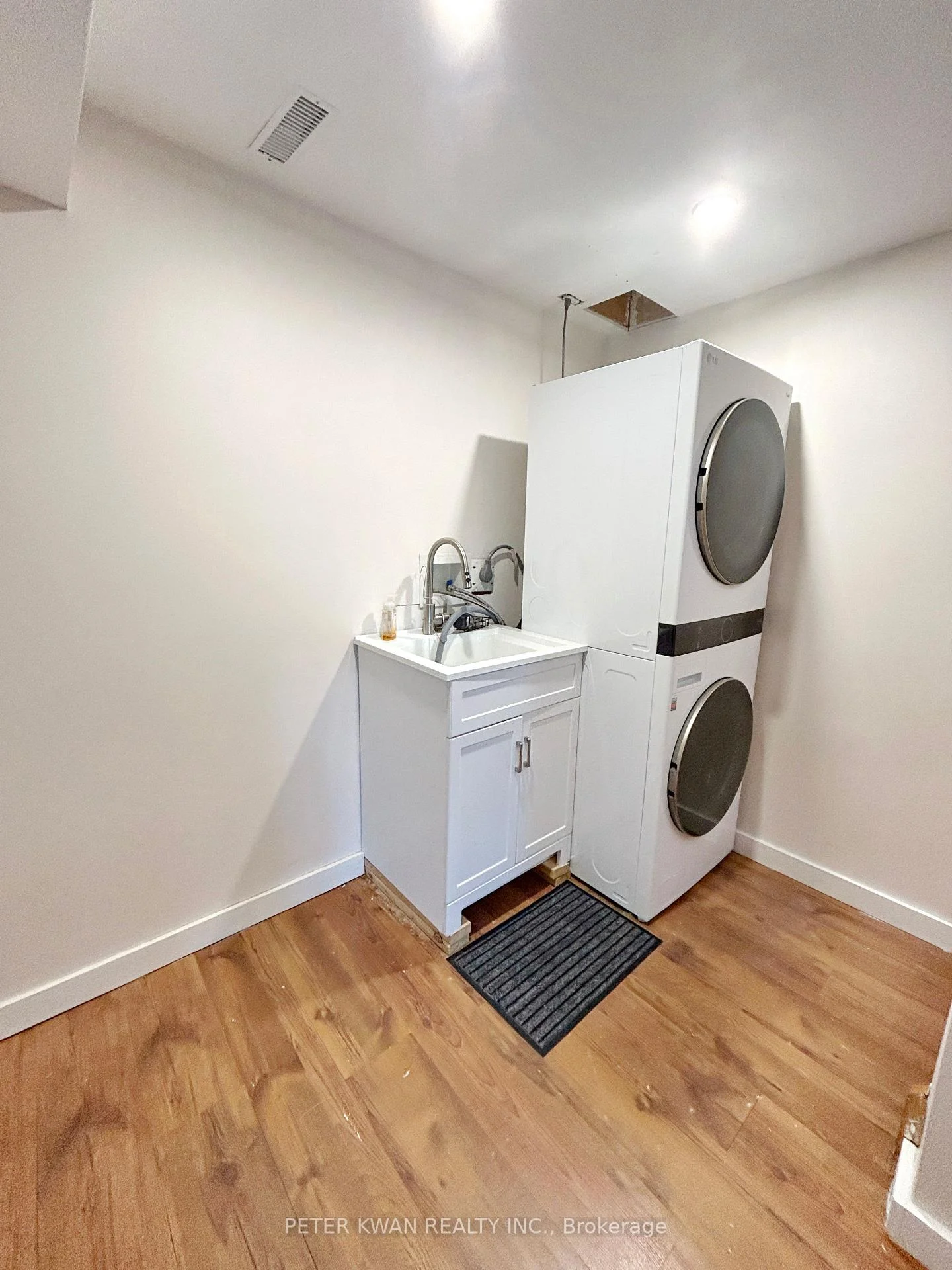 Photo 28 of Unit 21, 120 D'ambrosio Drive, Barrie, Painswick North — HOMEH