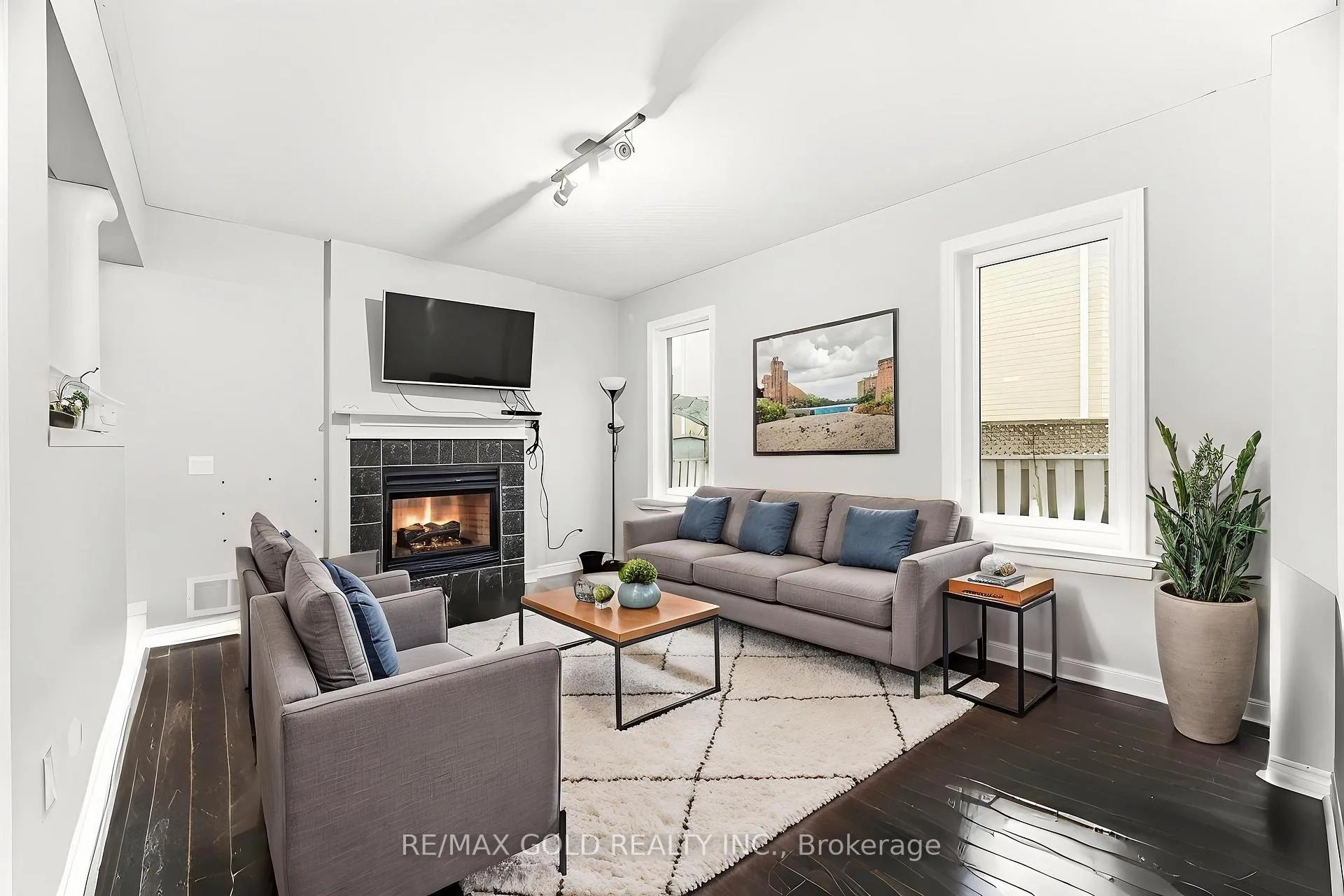 Photo 10 of 2441 Capilano Crescent, Oakville, River Oaks — HOMEH