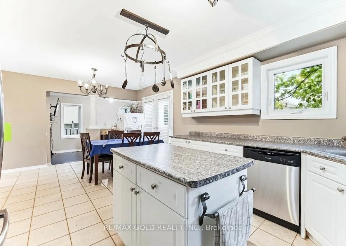 Photo 14 of 2441 Capilano Crescent, Oakville, River Oaks — HOMEH