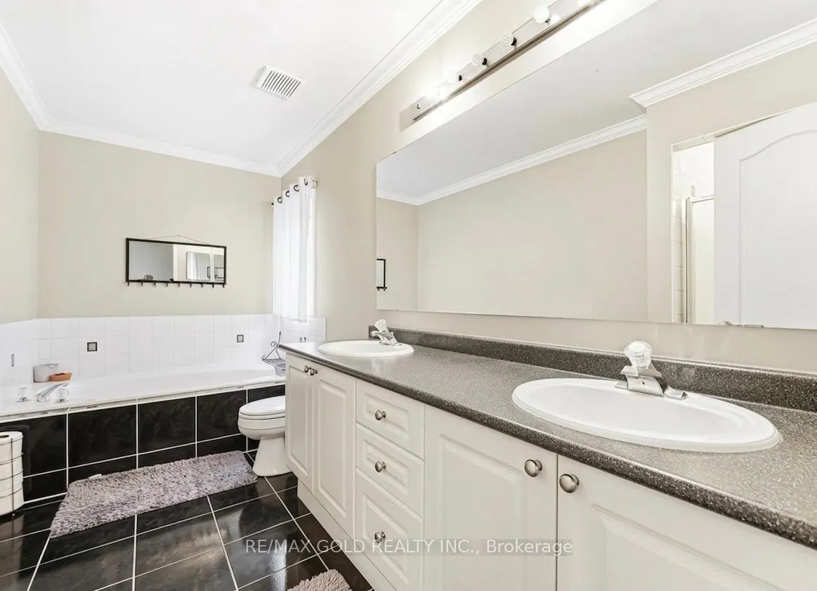 Photo 23 of 2441 Capilano Crescent, Oakville, River Oaks — HOMEH