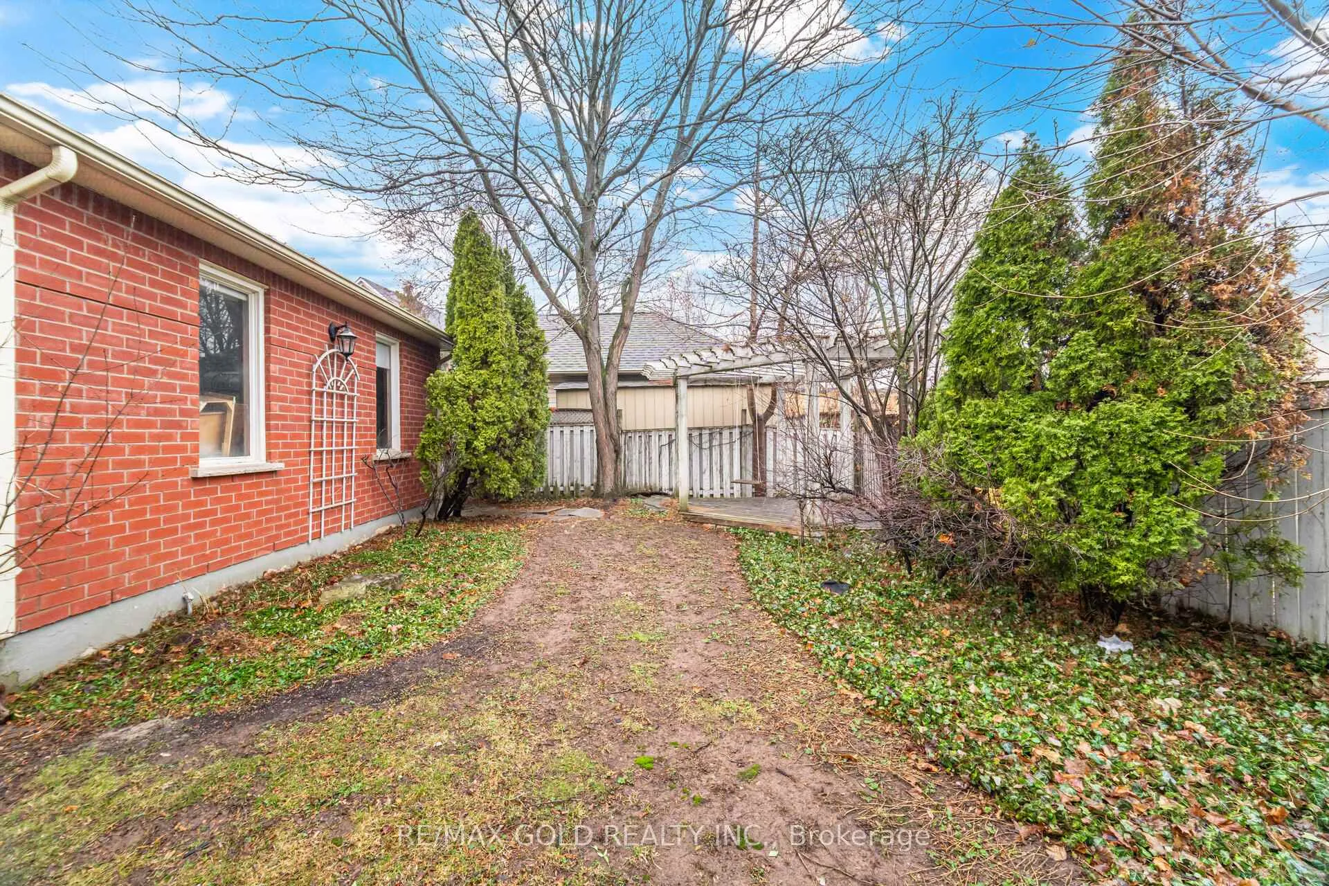 Photo 49 of 2441 Capilano Crescent, Oakville, River Oaks — HOMEH